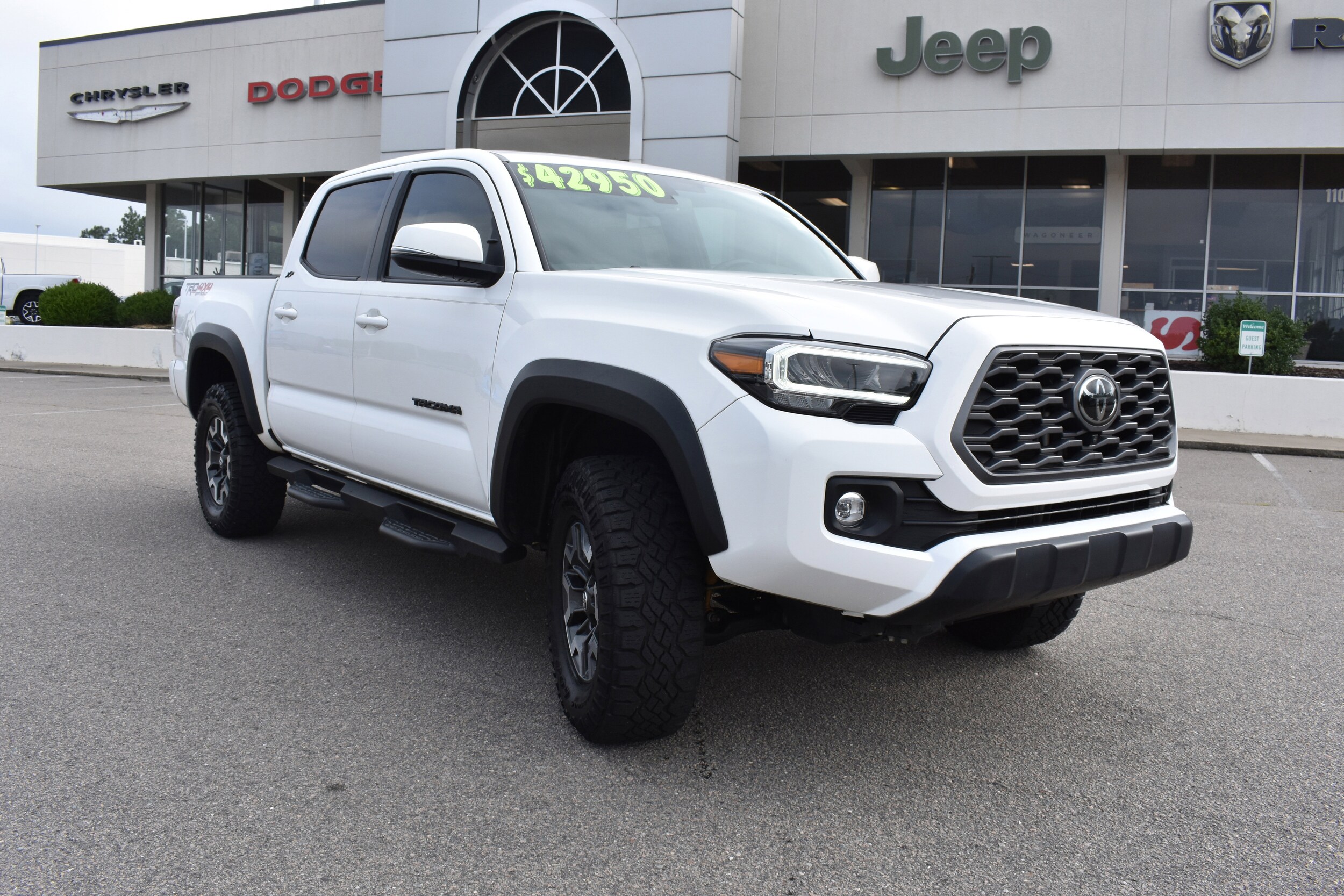 2023 Toyota Tacoma 4x4 TRD Off-Road photo 2