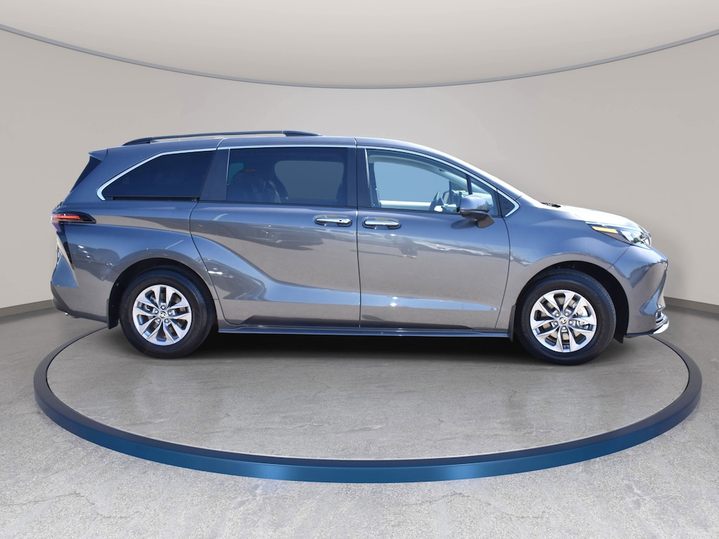 Used 2025 Toyota Sienna XLE 8 Passenger Van Passenger Van