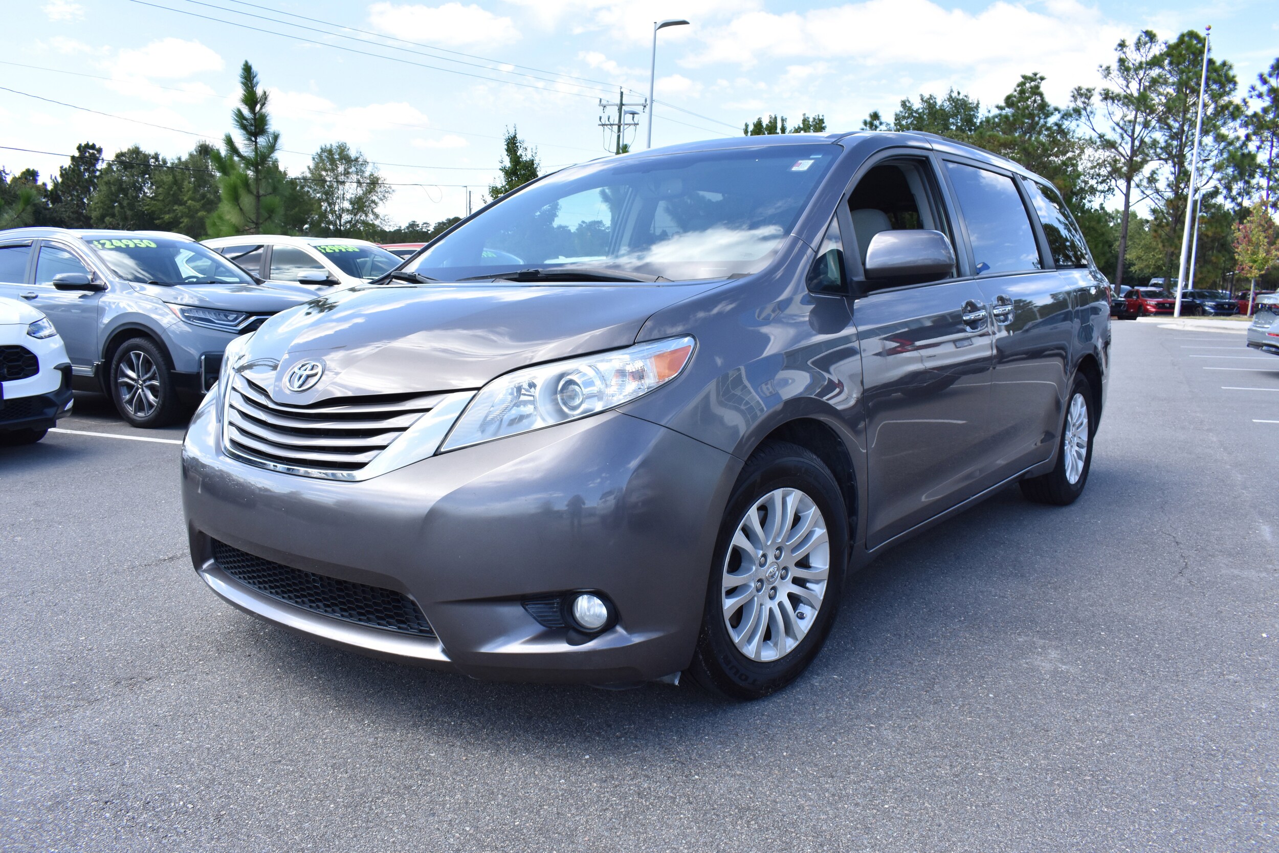 2017 Toyota Sienna L photo 4