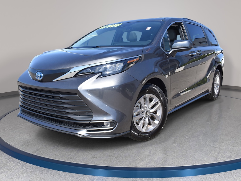 Used 2025 Toyota Sienna XLE 8 Passenger Van Passenger Van