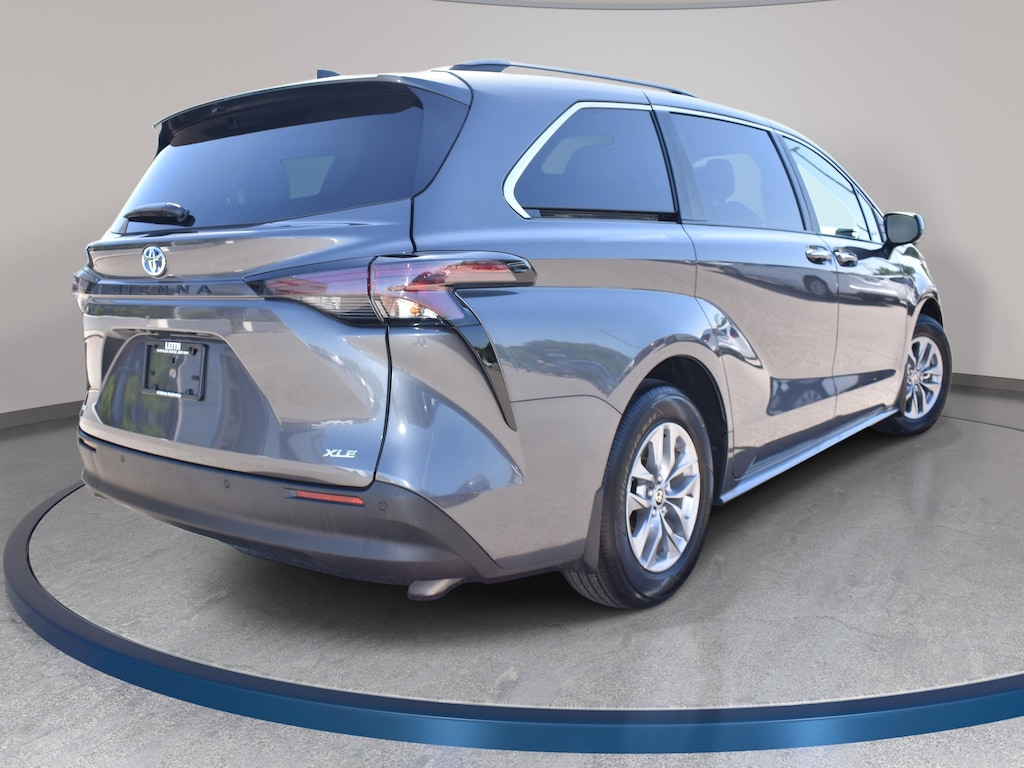 Used 2025 Toyota Sienna XLE 8 Passenger Van Passenger Van