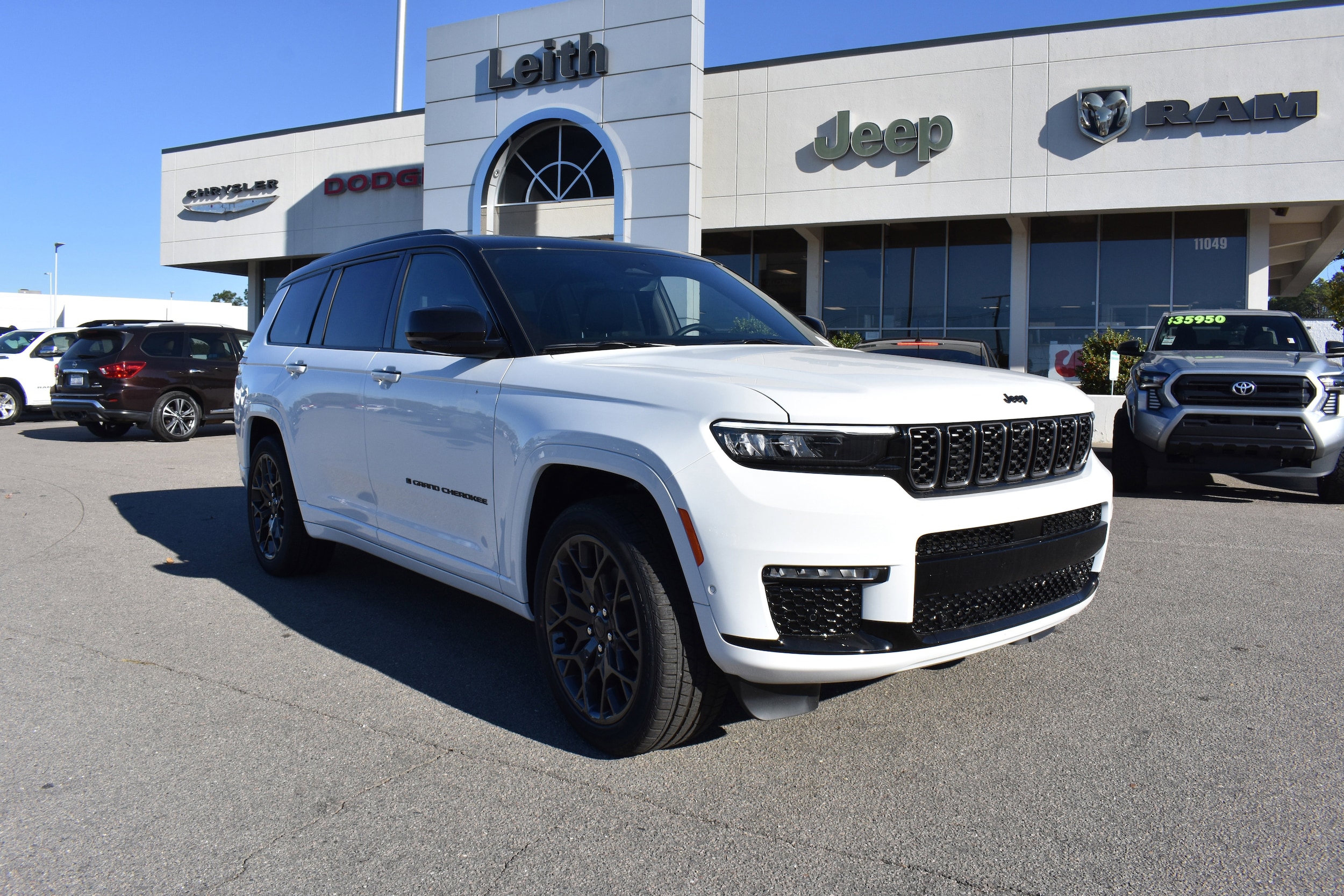 2025 Jeep Grand Cherokee L Summit's photo