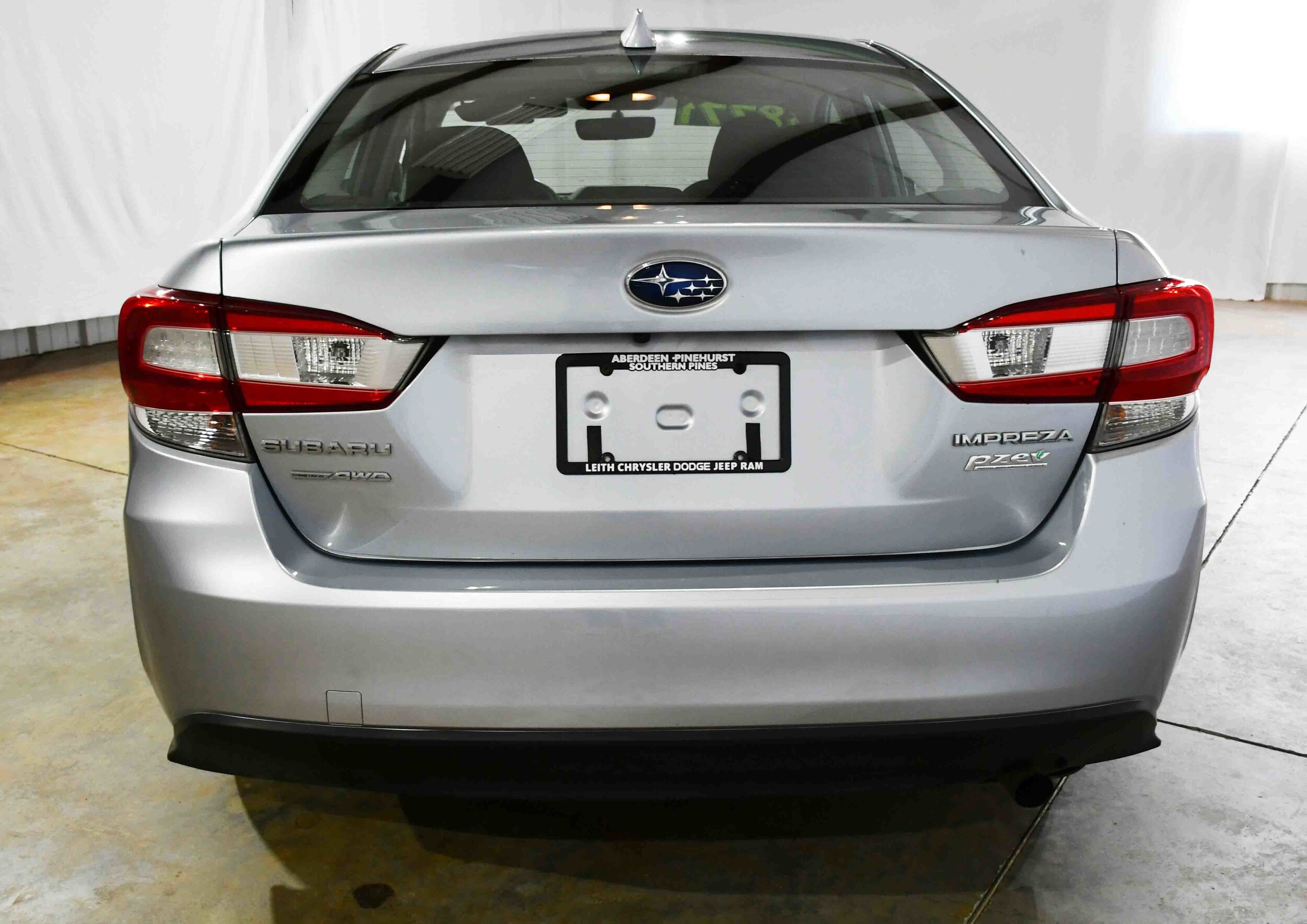 2017 Subaru Impreza 2.0i Premium photo 3