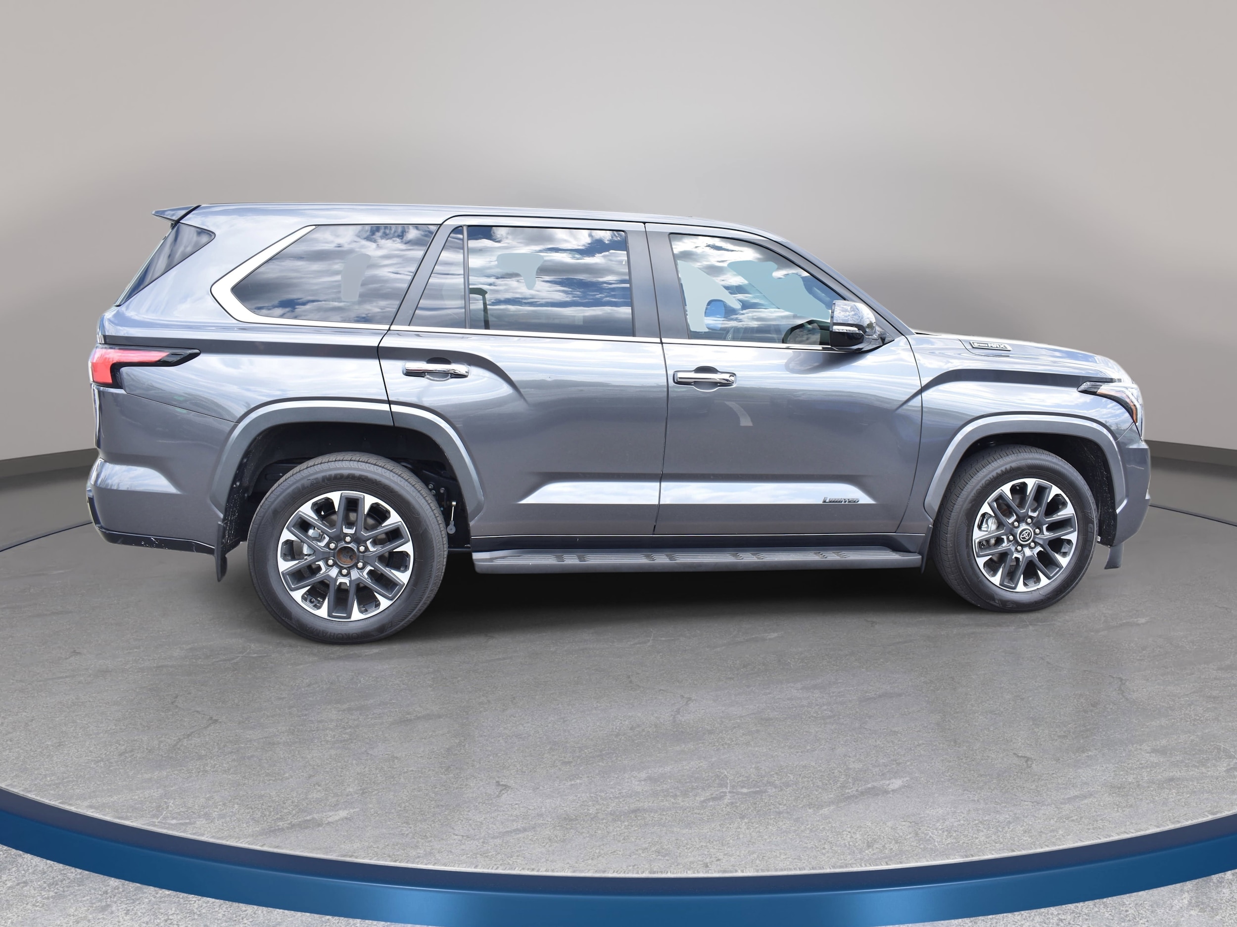 View vehicle photo 7