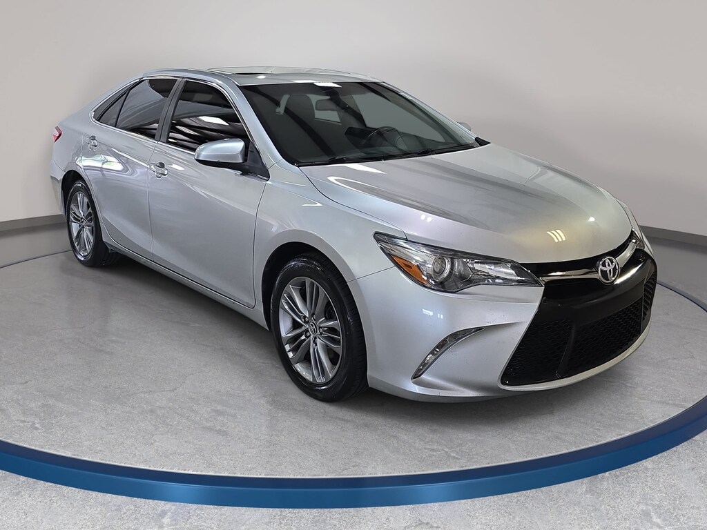 Used 2015 Toyota Camry SE Sedan