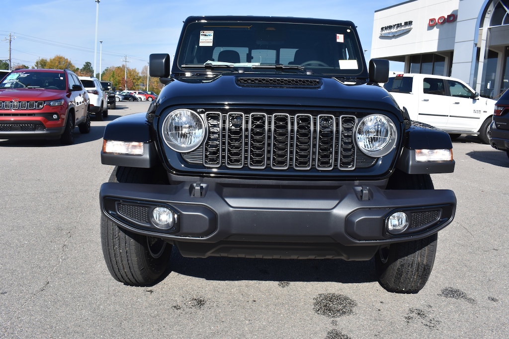 New 2026 Jeep Gladiator SPORT S 4X4 Pickup