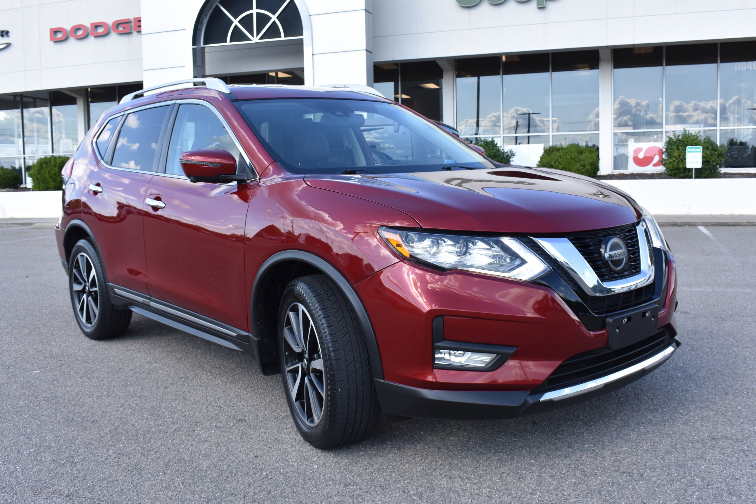 2019 Nissan Rogue SL photo 2