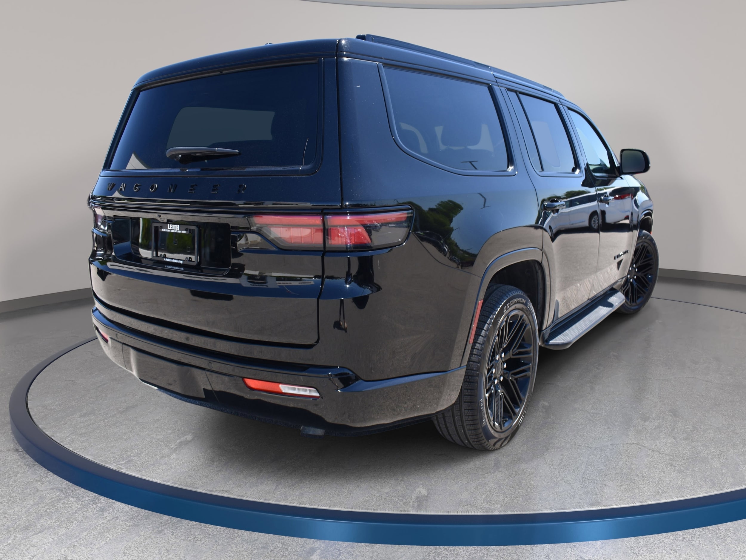 View vehicle photo 7