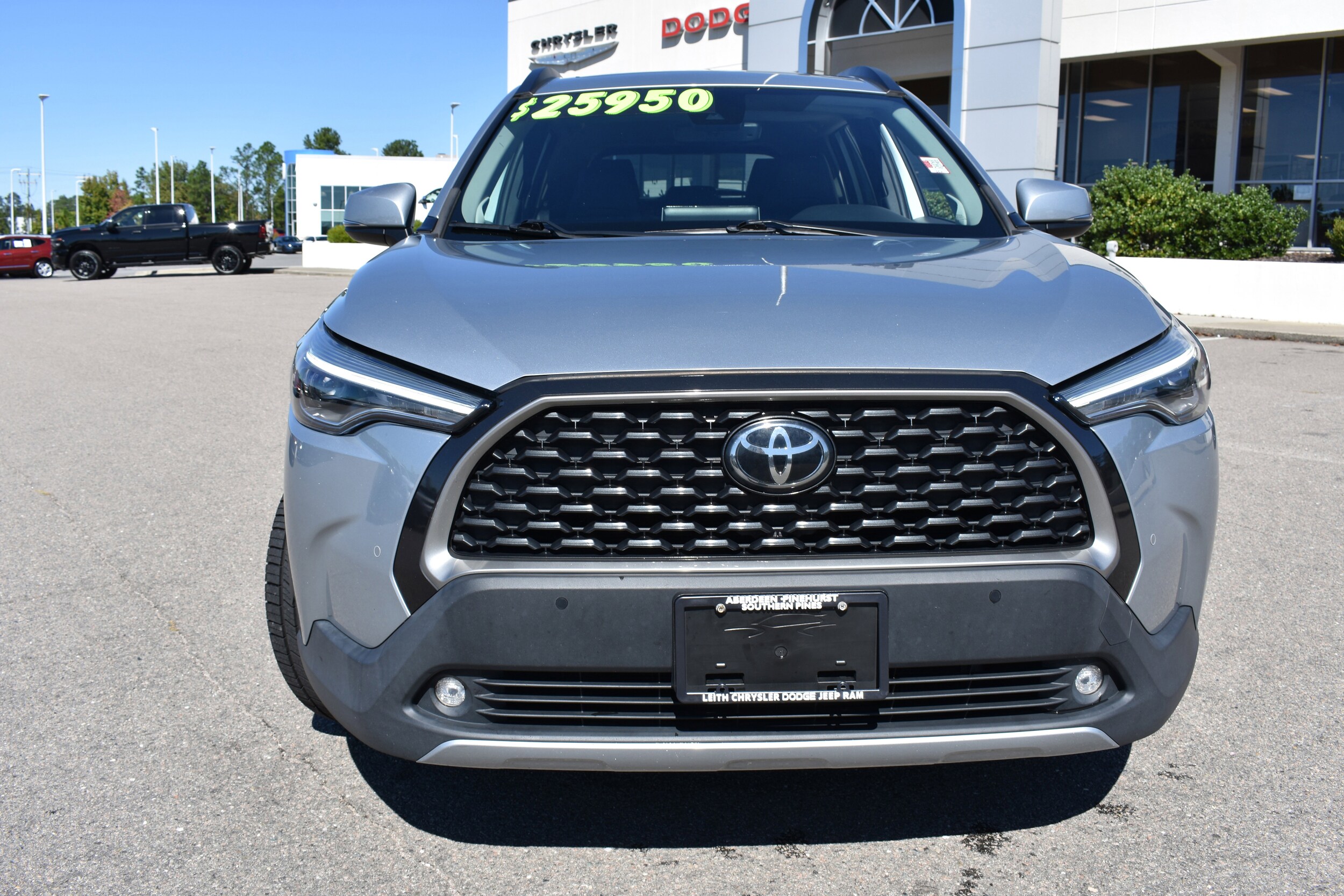 2022 Toyota Corolla Cross XLE photo 3