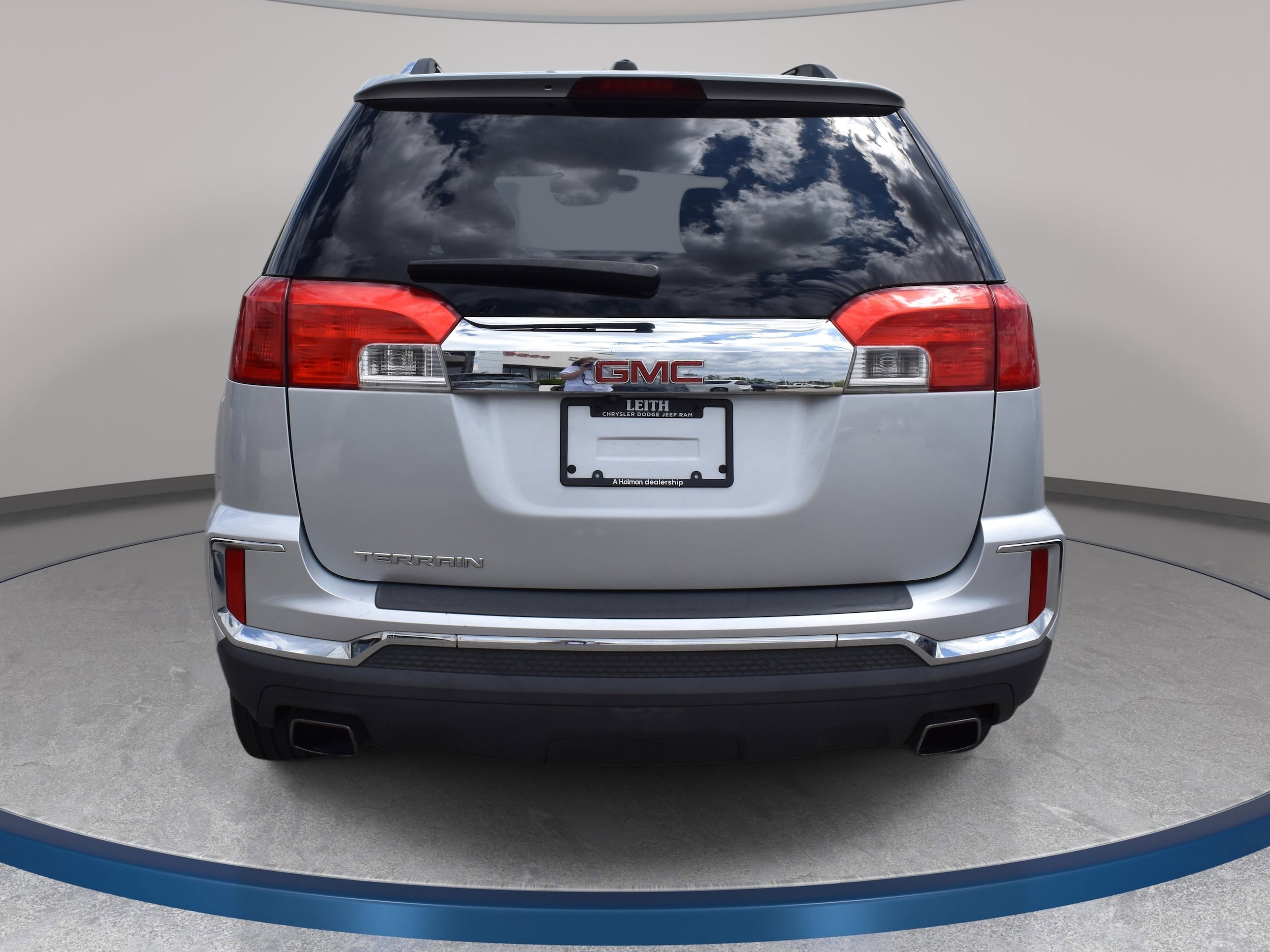 View vehicle photo 7