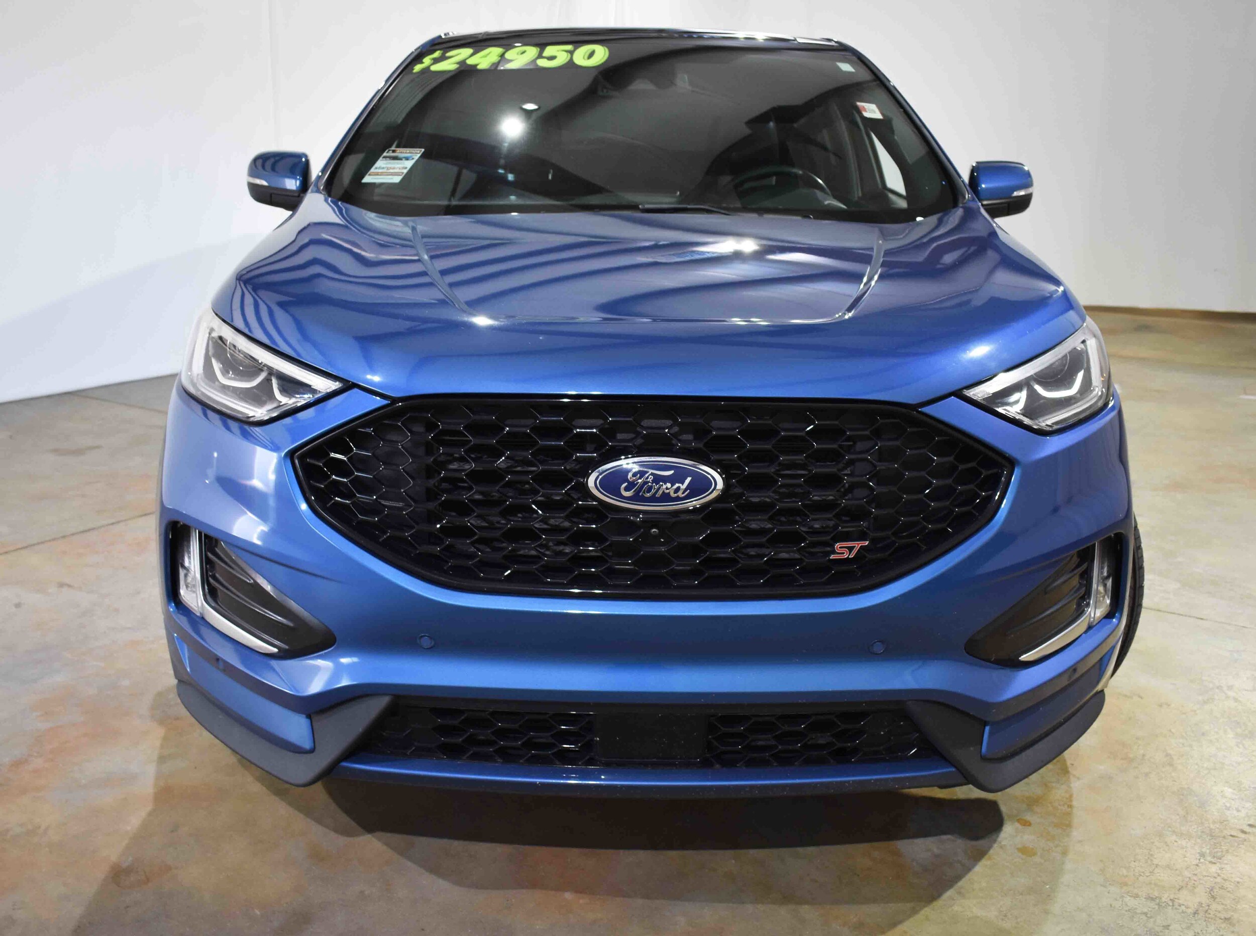 2021 Ford Edge ST photo 2