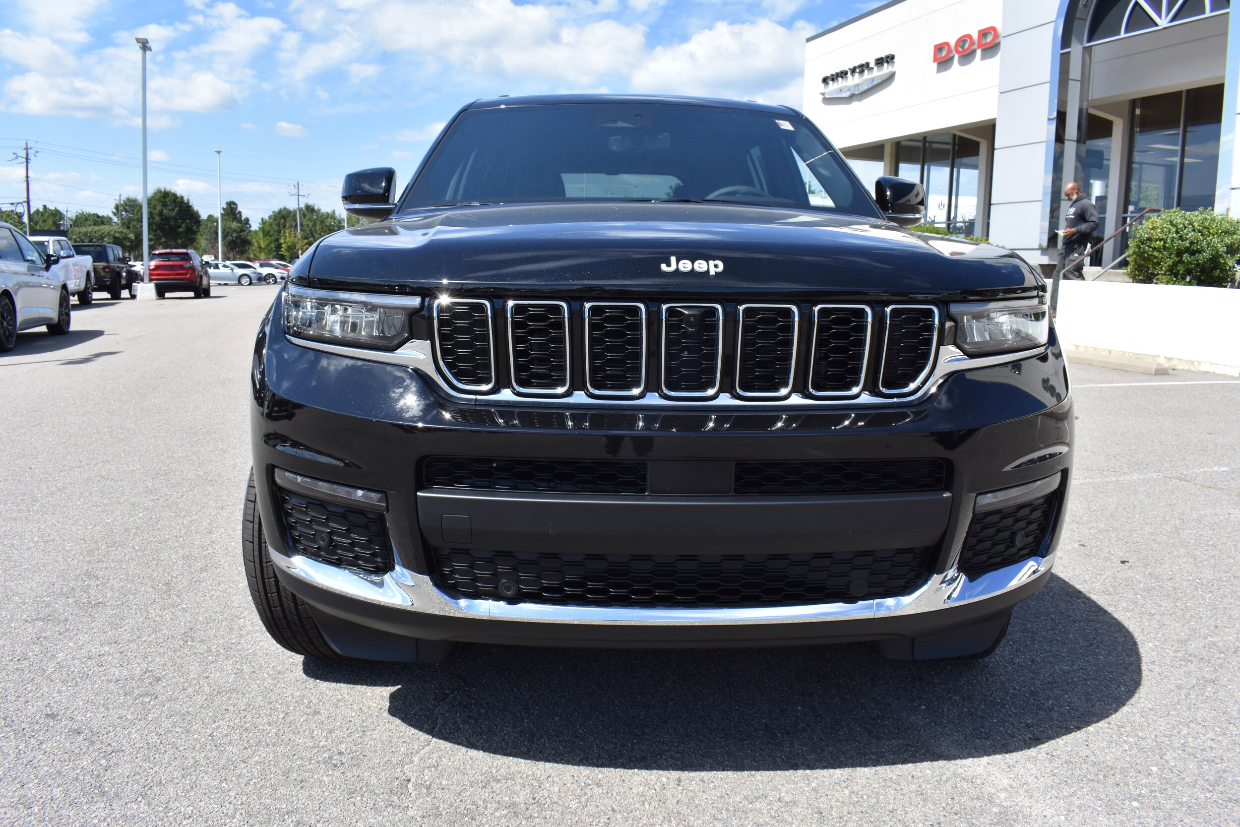 2025 Jeep Grand Cherokee Limited photo 3