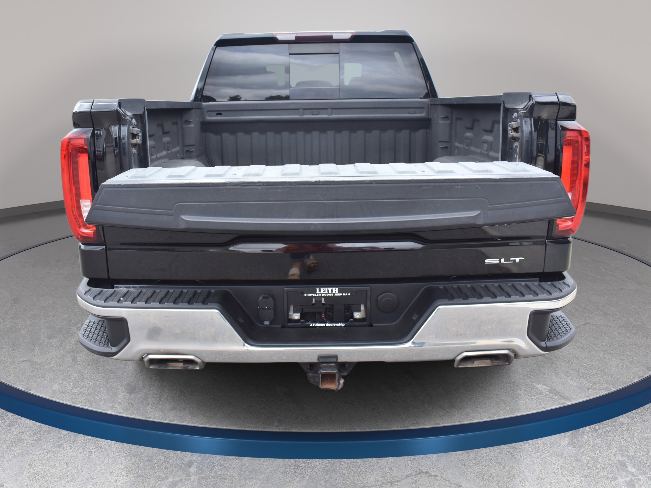 View vehicle photo 5