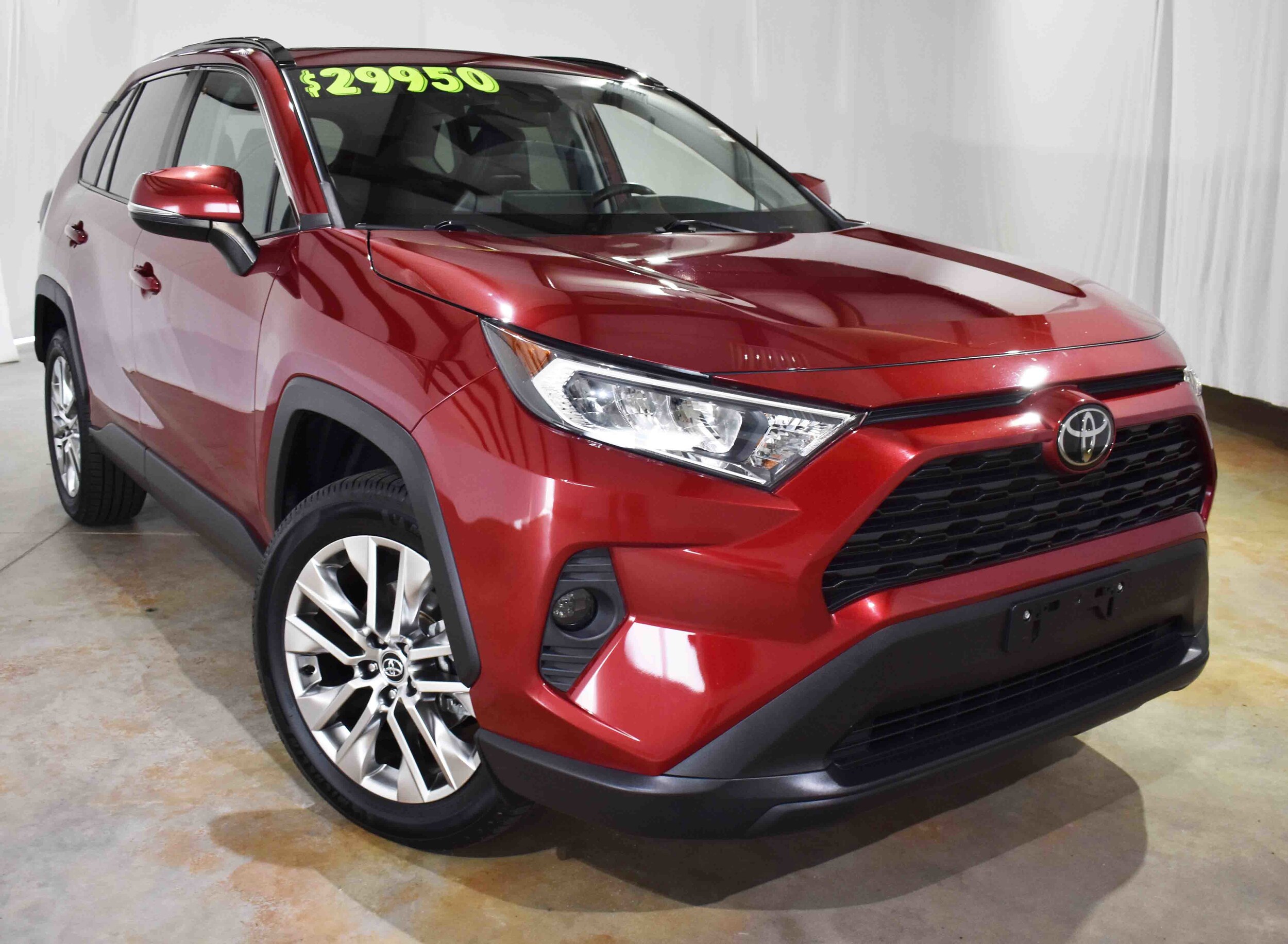 2020 Toyota RAV4 XLE Premium photo 2