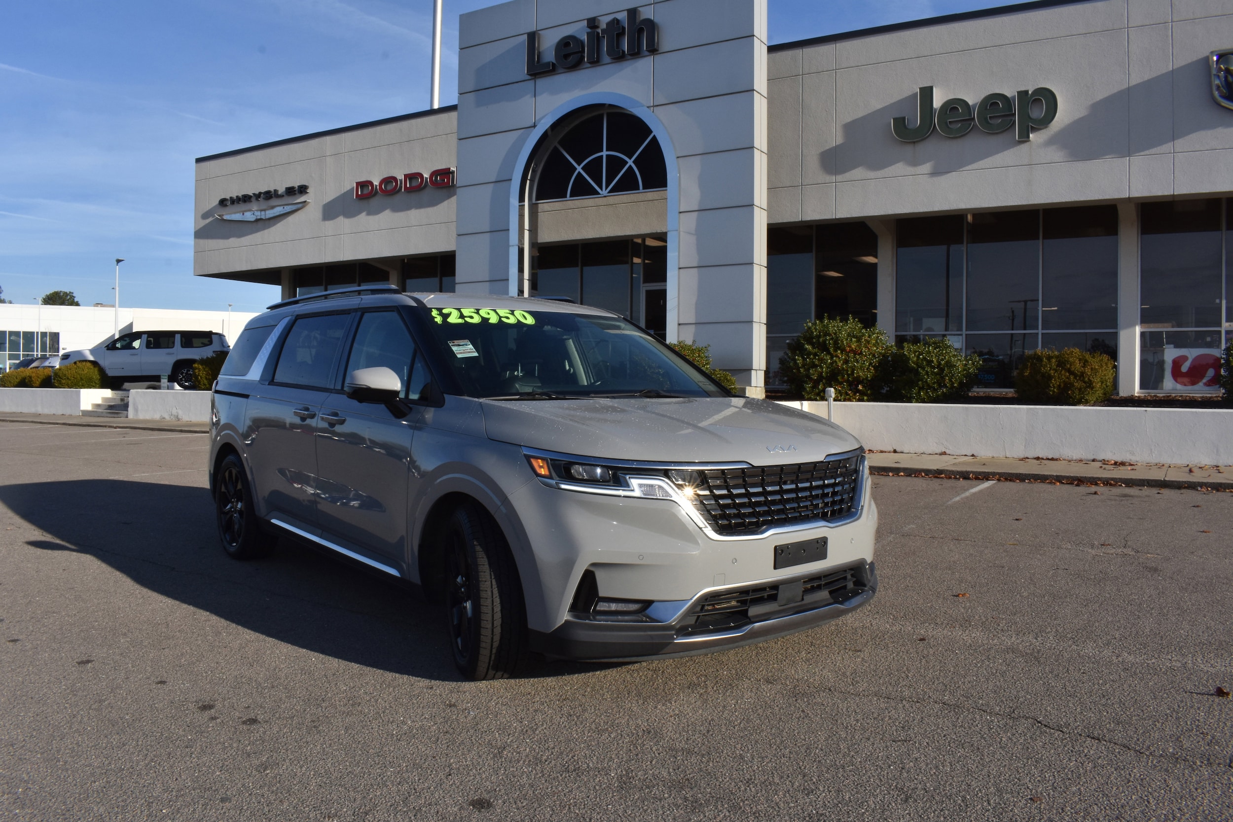 2022 Kia Carnival SX's photo