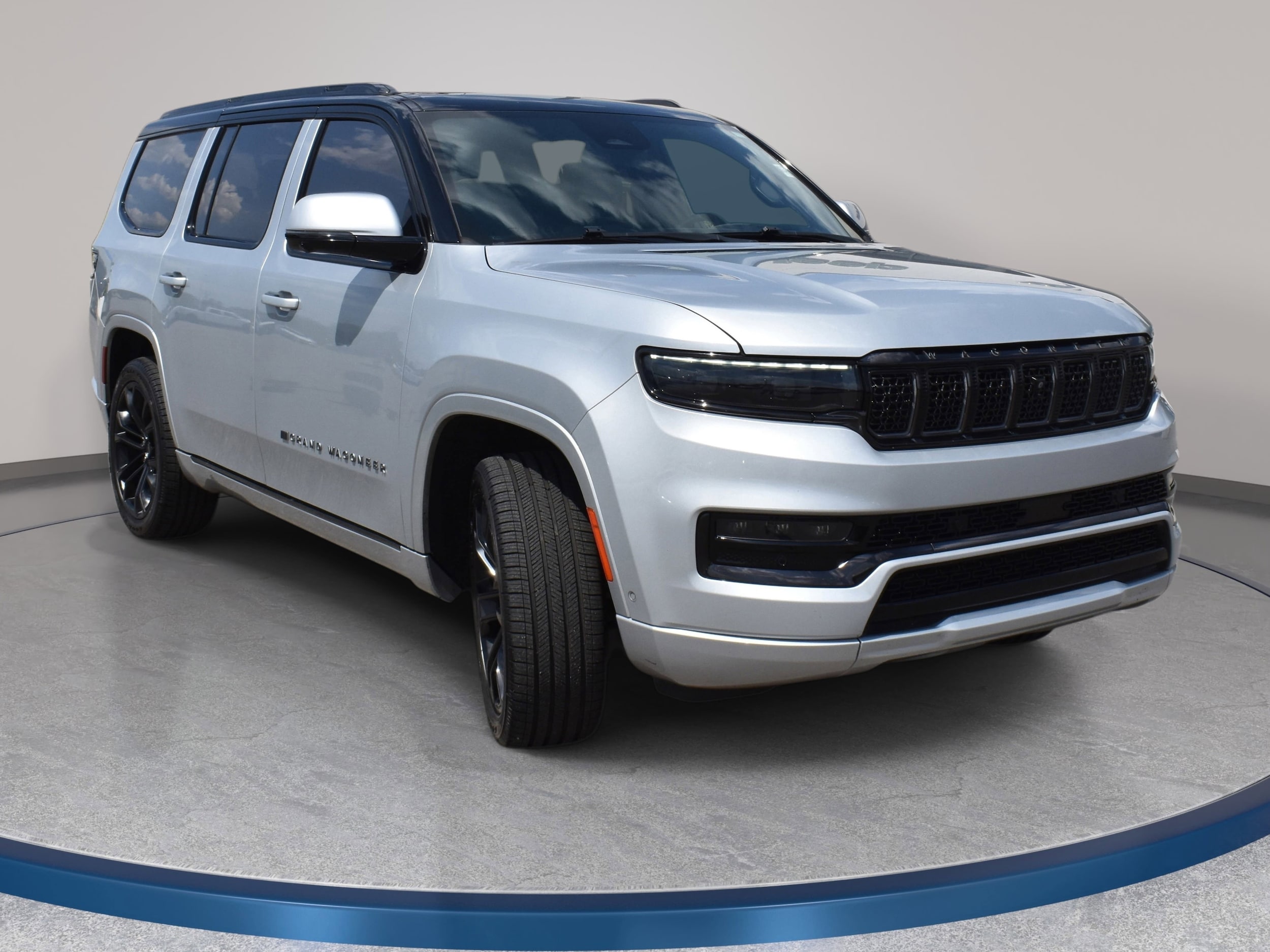 View vehicle photo 5