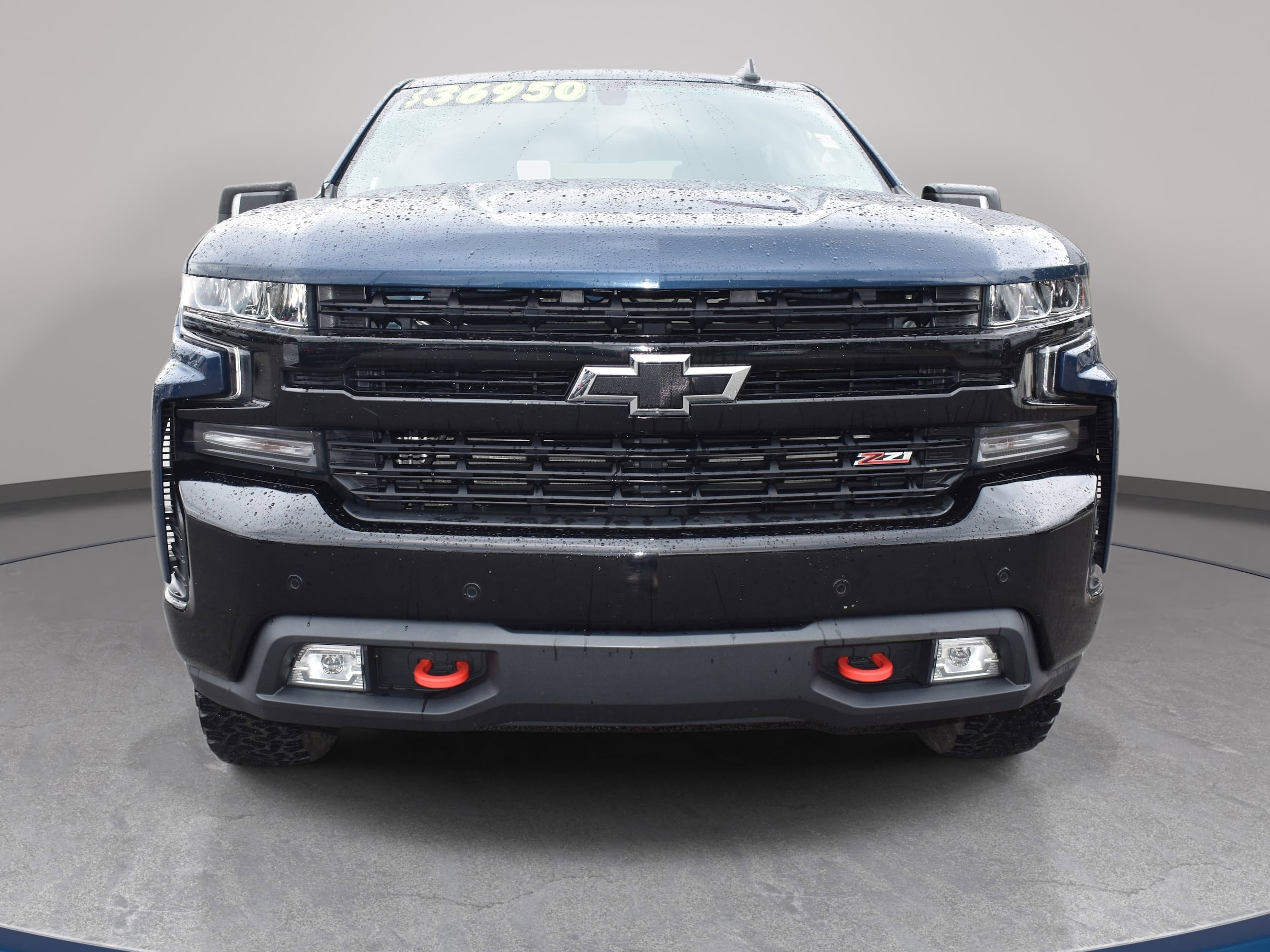 View vehicle photo 3
