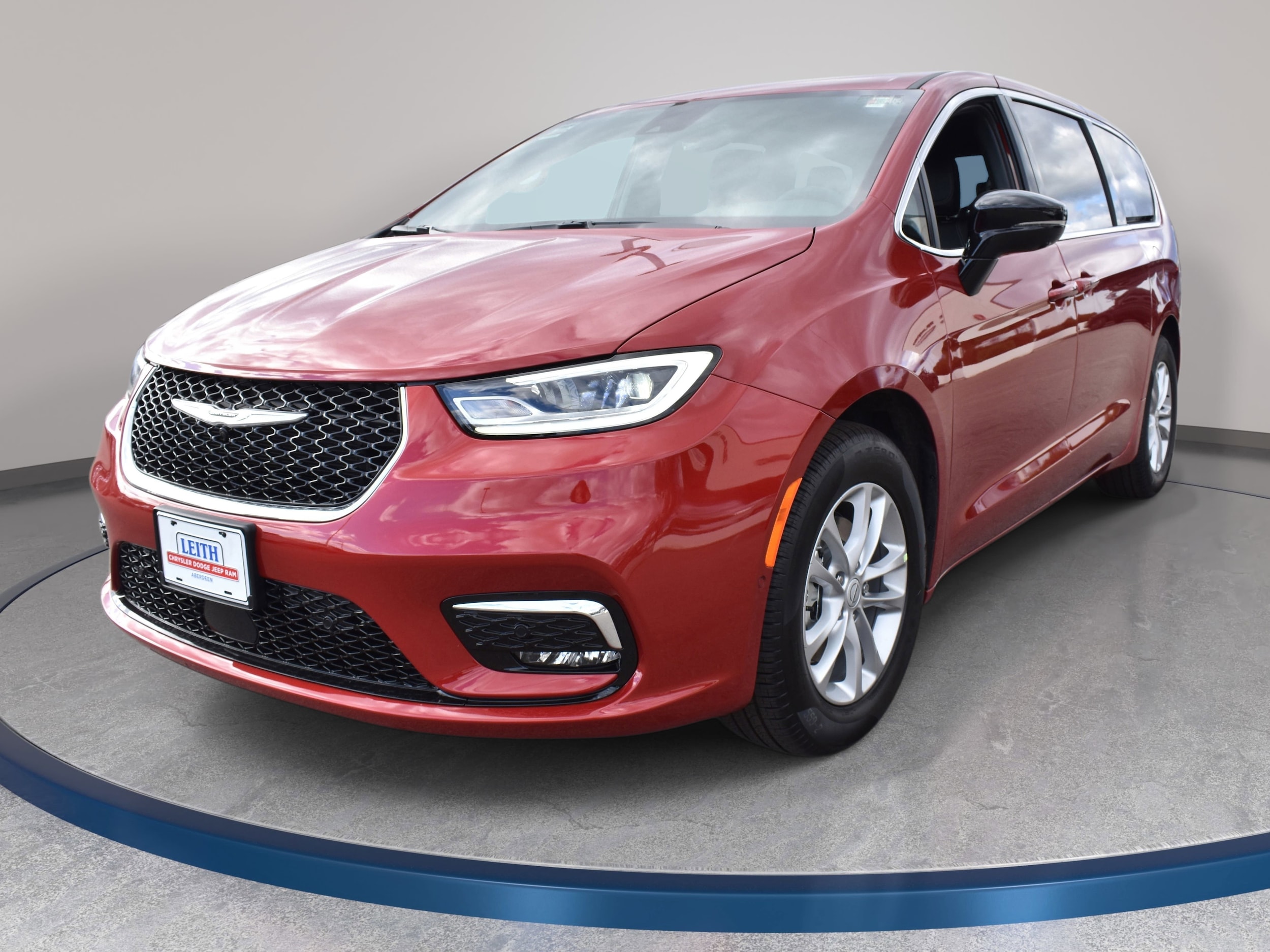 2026 Chrysler Pacifica Select's photo