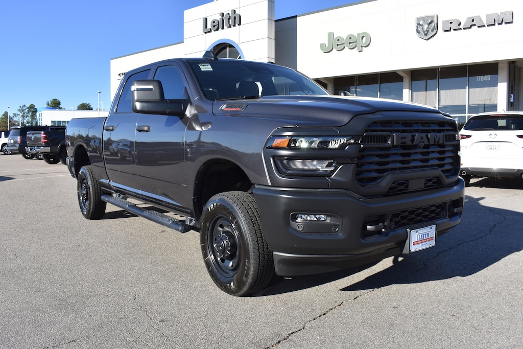 New 2026 Ram 2500 TRADESMAN CREW CAB 4X4 6'4 BOX Pickup