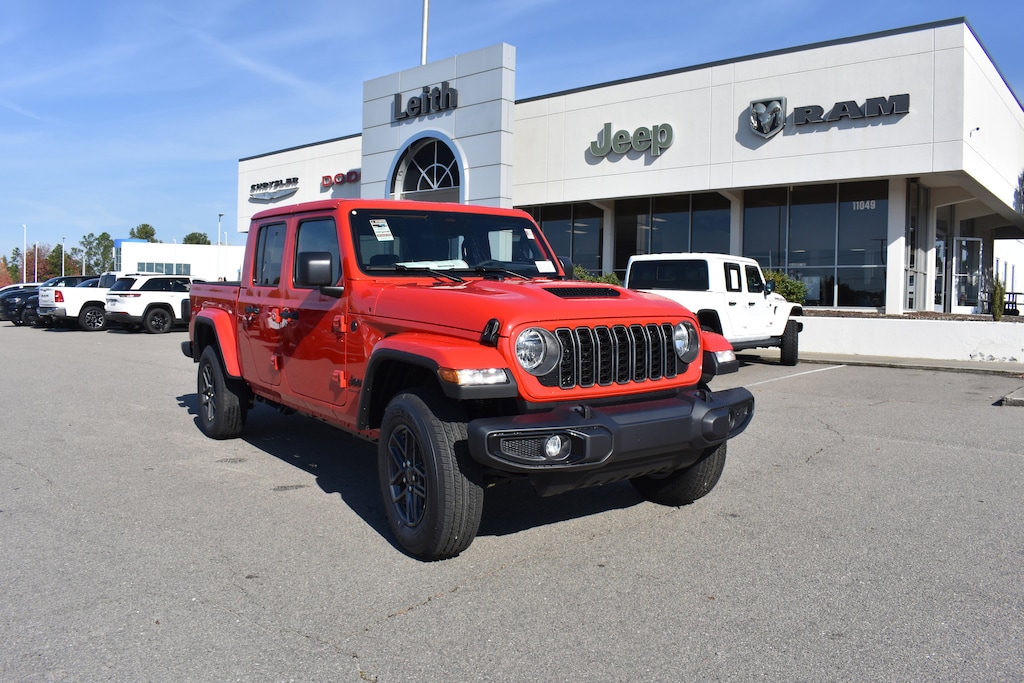 New 2026 Jeep Gladiator SPORT S 4X4 Pickup