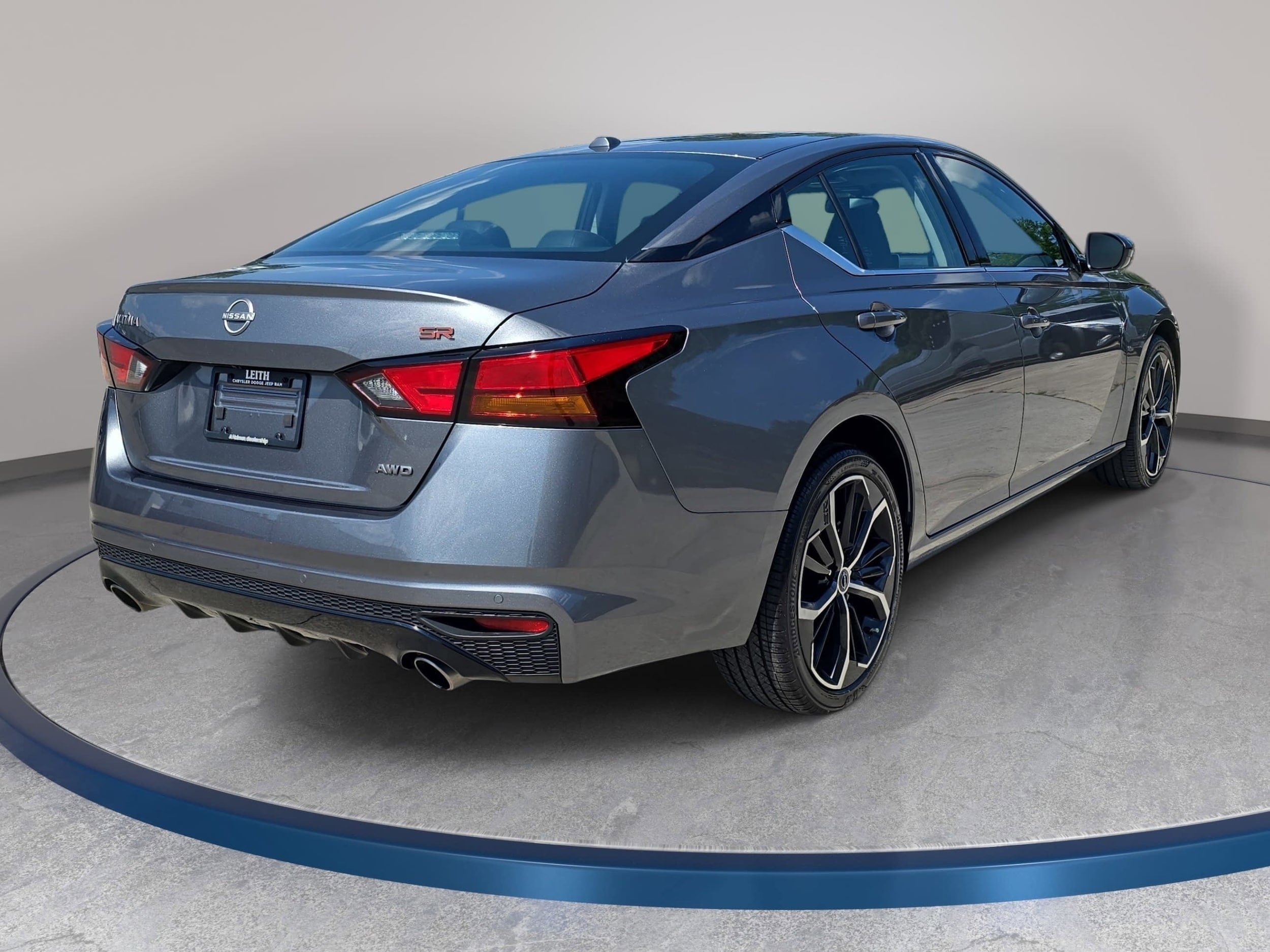 View vehicle photo 6