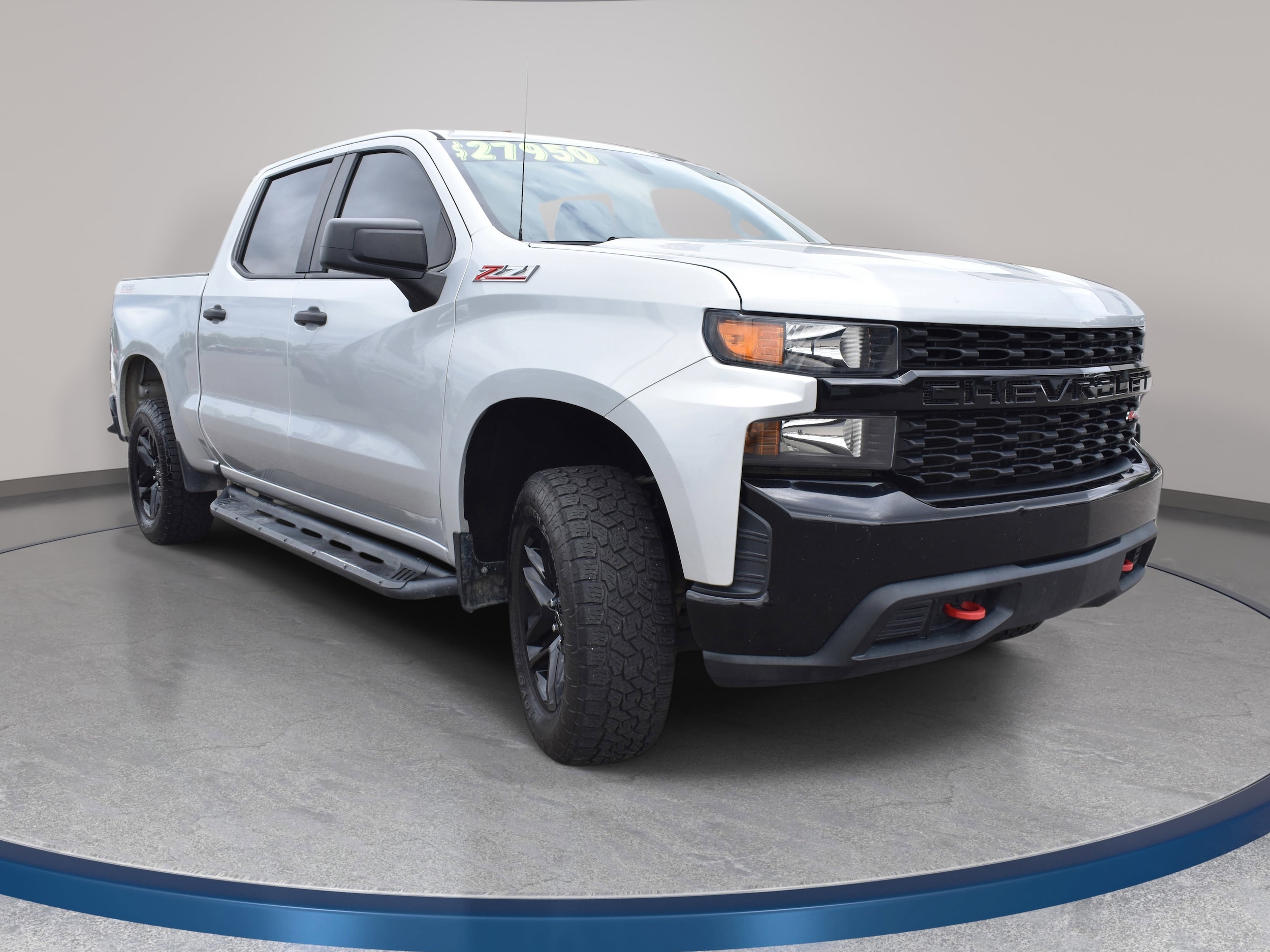 View vehicle photo 4
