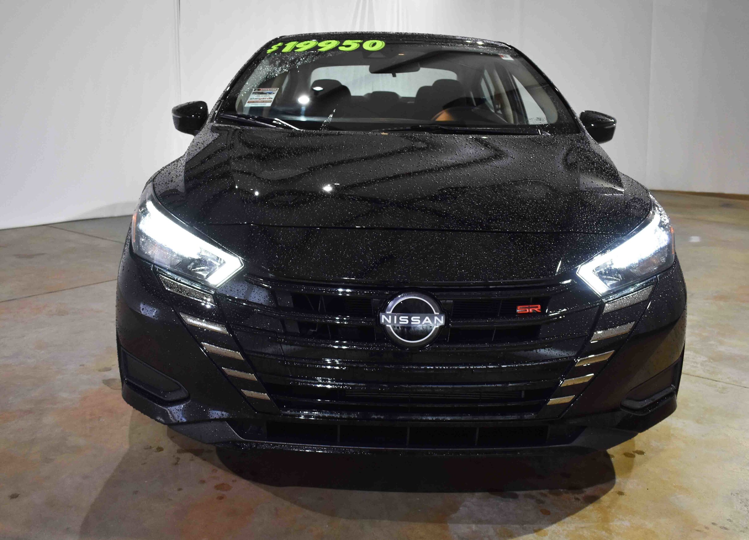 2025 Nissan Versa 1.6 SR photo 3