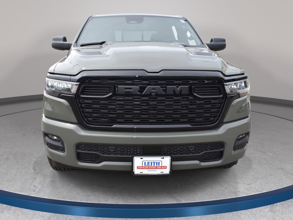 New 2026 Ram 1500 EXPRESS CREW CAB 4X4 5'7 BOX Pickup