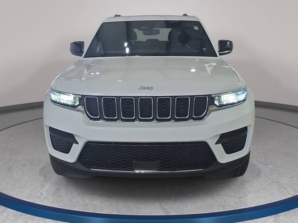 Used 2024 Jeep Grand Cherokee Laredo SUV