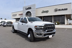 2026 Ram 3500 TRADESMAN CREW CAB 4X4 8' BOX Pickup