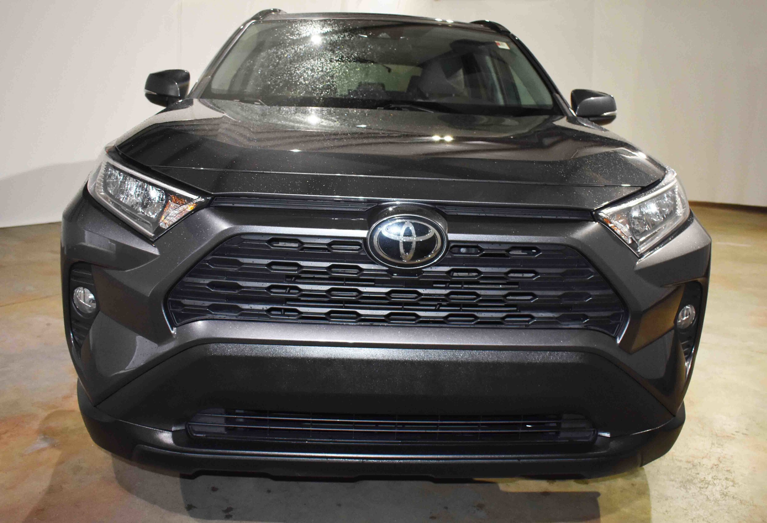 2021 Toyota RAV4 XLE photo 3