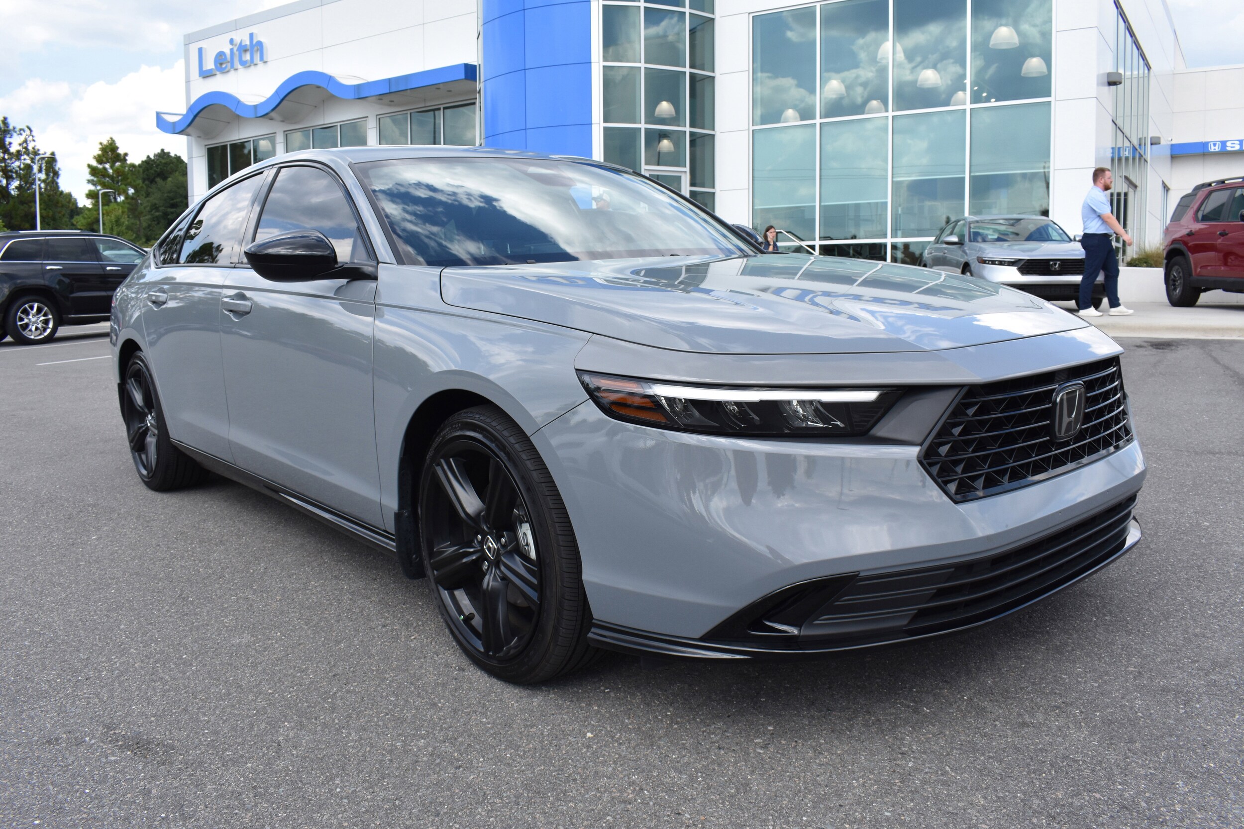 2024 Honda Accord Hybrid Sport-L photo 2