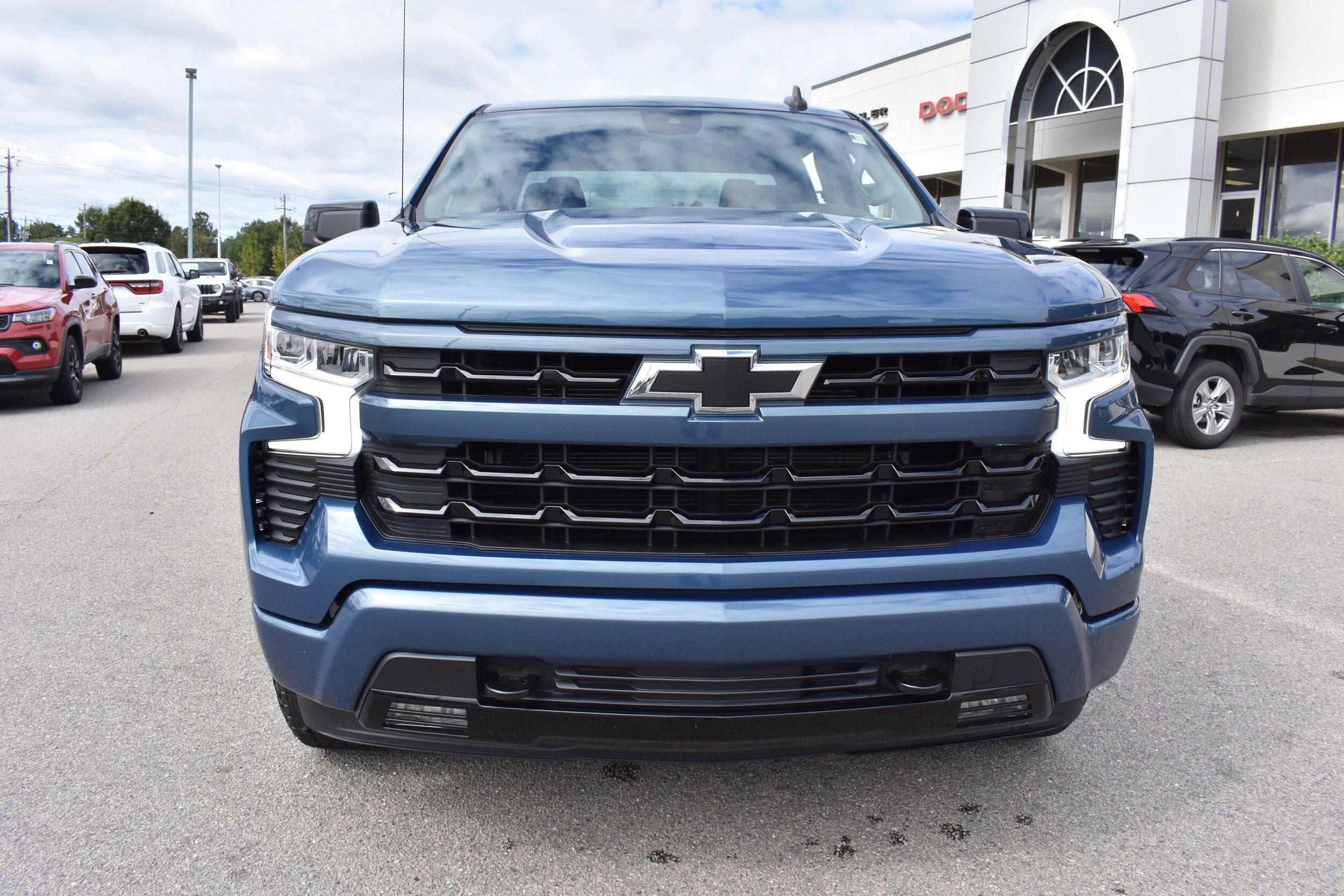 2024 Chevrolet Silverado 1500 RST photo 2