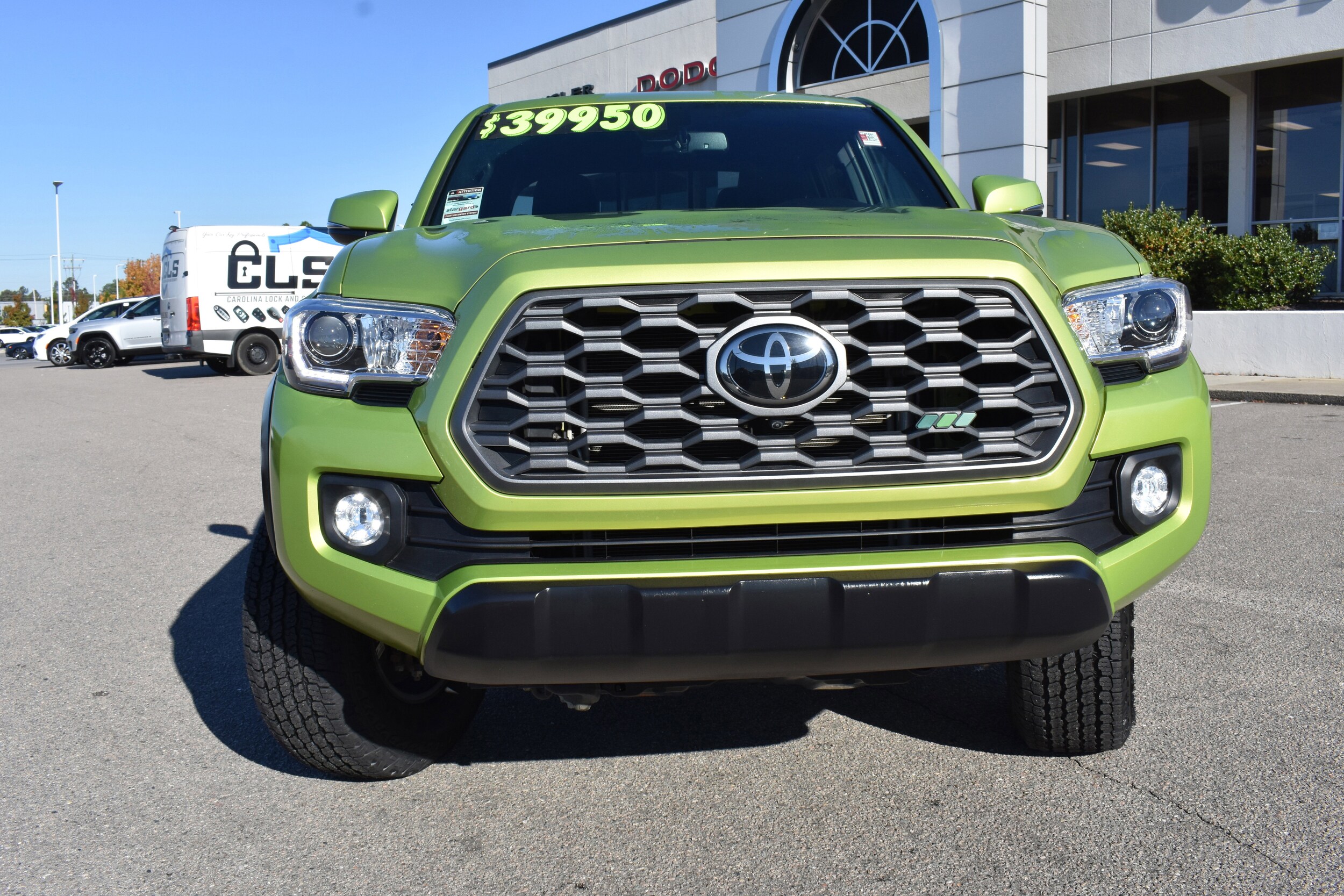 2023 Toyota Tacoma TRD Off-Road V6 photo 3