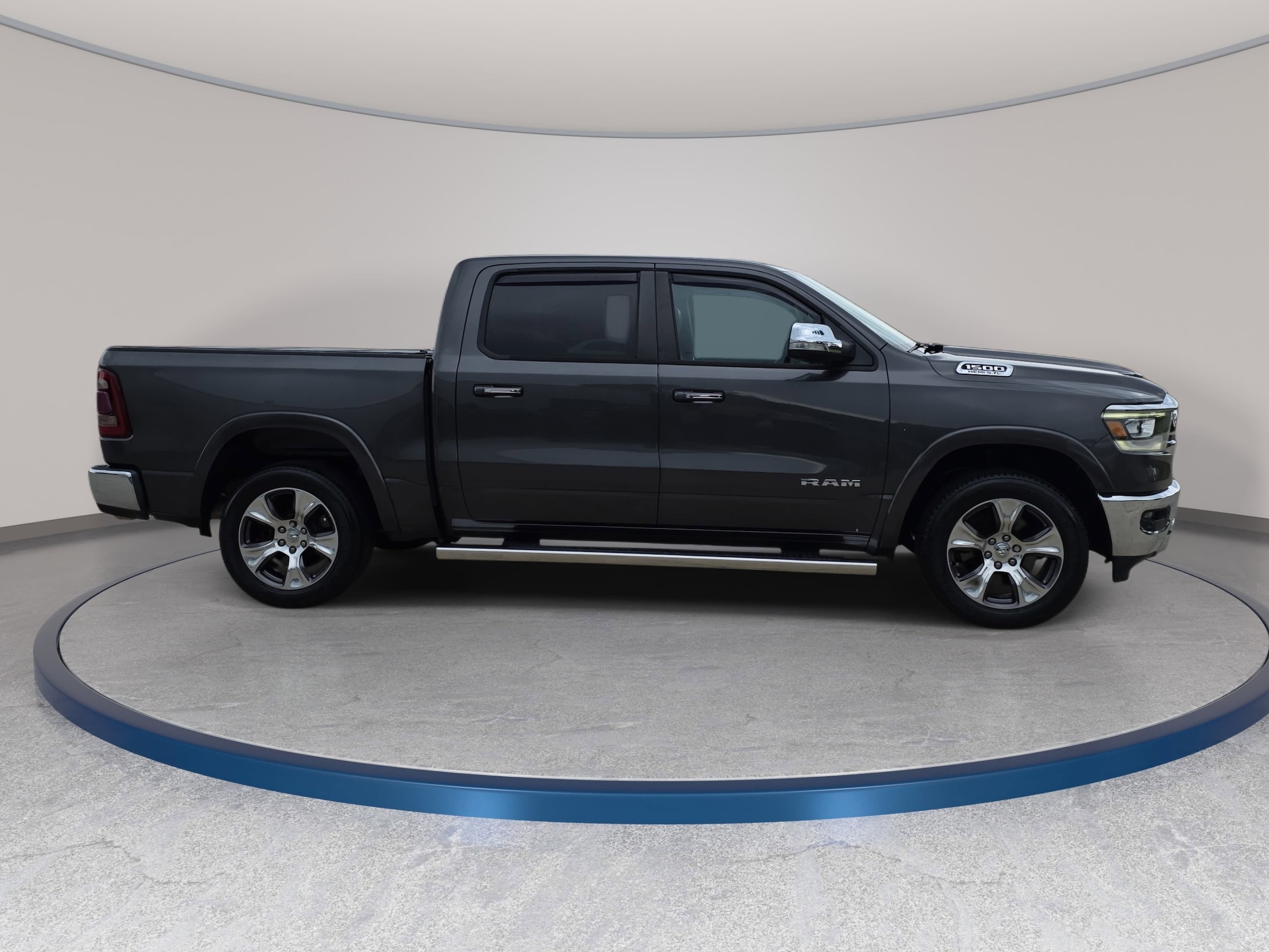 View vehicle photo 5