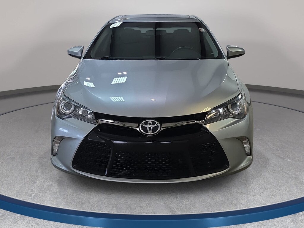 Used 2015 Toyota Camry SE Sedan