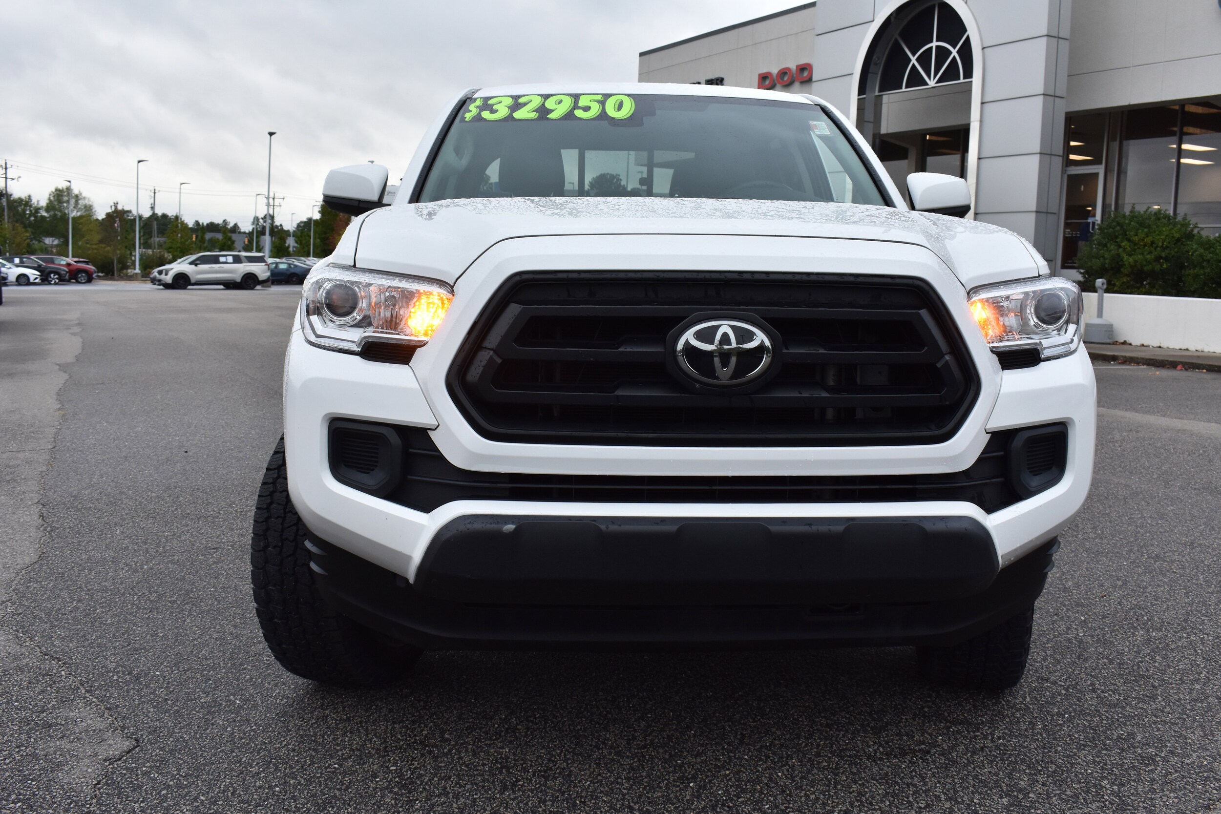 2023 Toyota Tacoma SR V6 photo 3