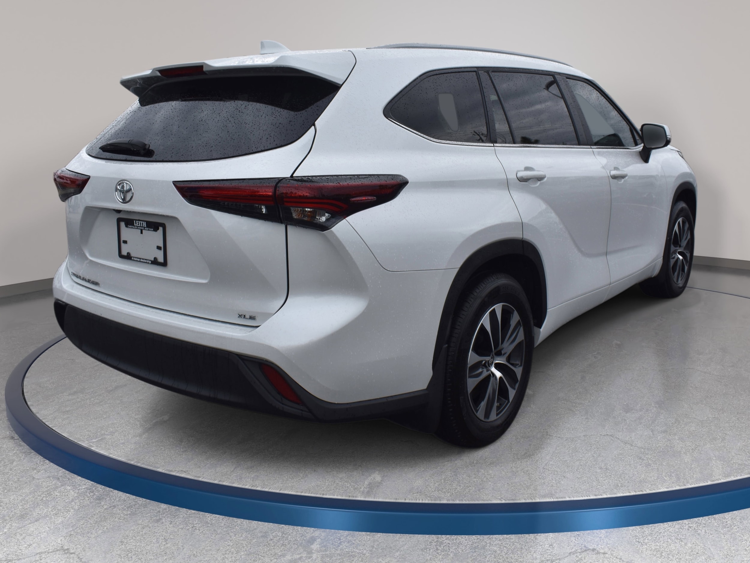 View vehicle photo 6