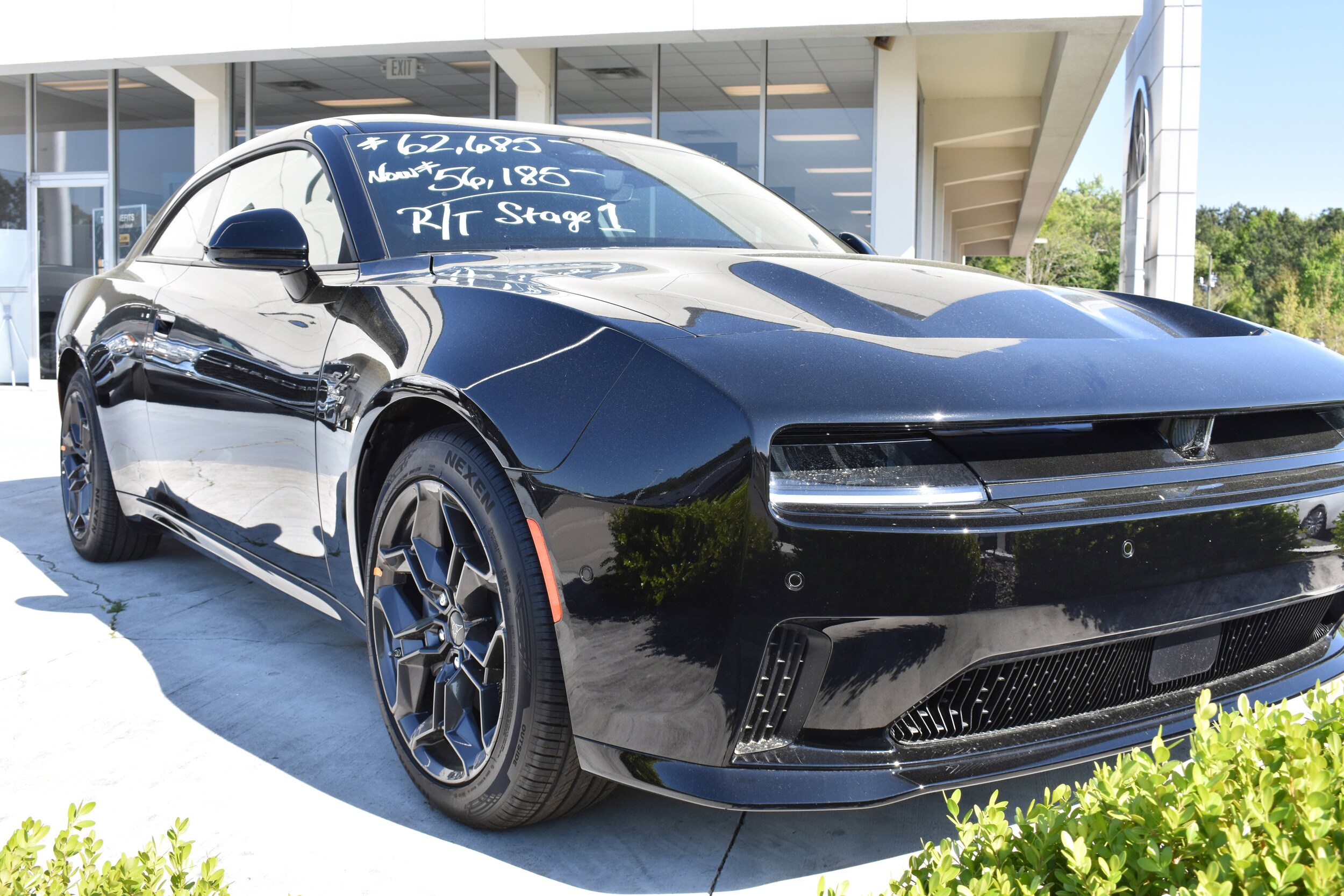 2025 Dodge Charger Daytona R/T AWD photo 2