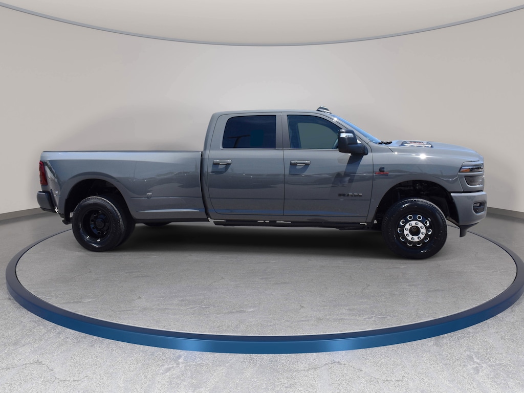 New 2026 Ram 3500 LARAMIE CREW CAB 4X4 8' BOX Pickup