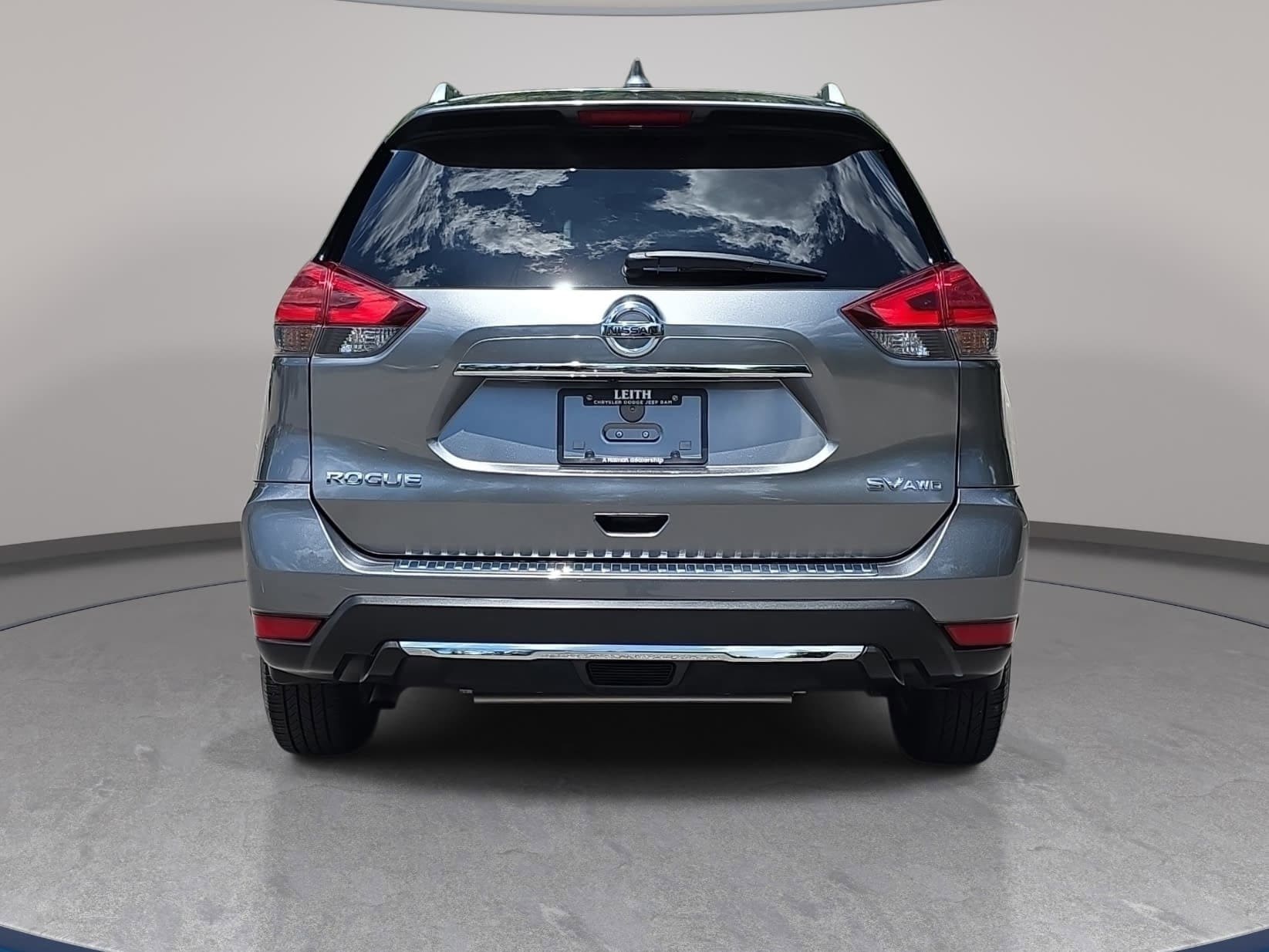View vehicle photo 7