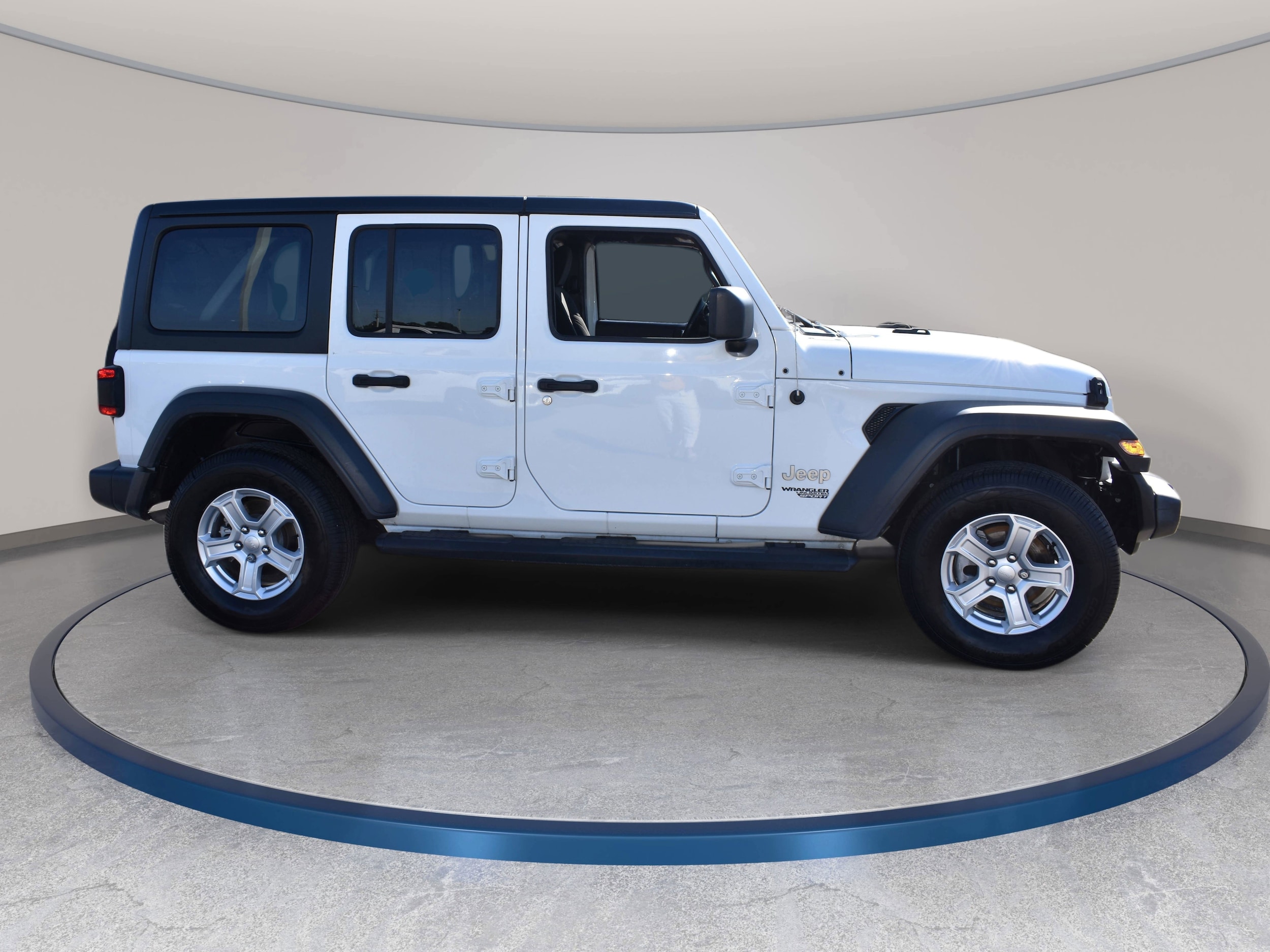 View vehicle photo 5