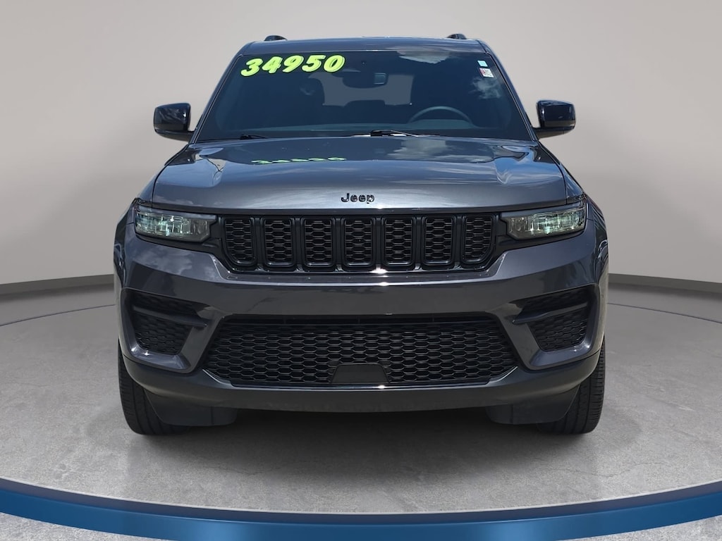 Used 2023 Jeep Grand Cherokee Laredo SUV