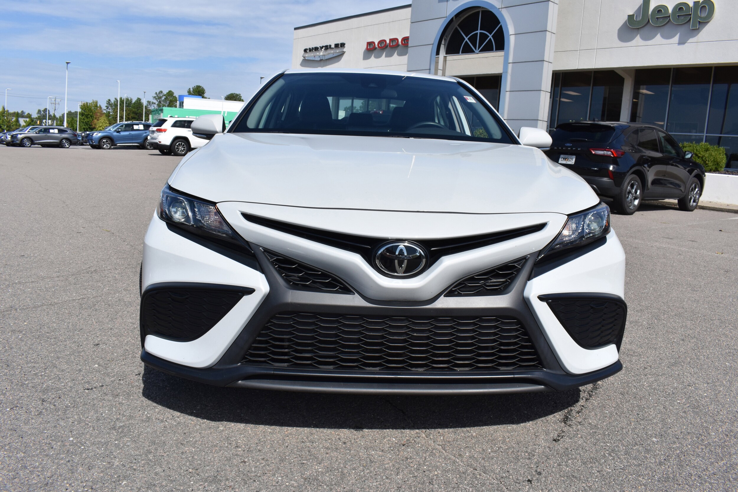 2023 Toyota Camry SE photo 3