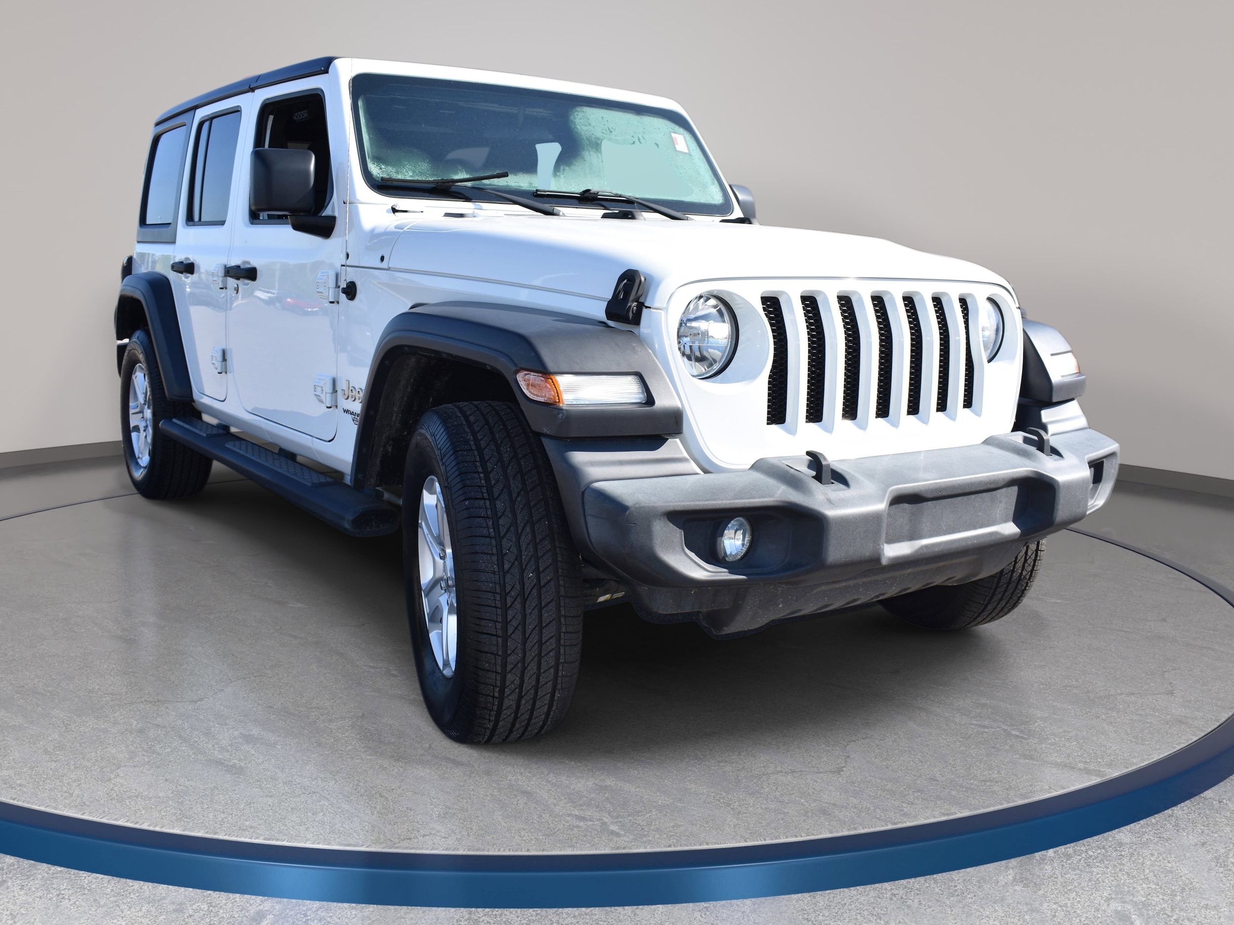 View vehicle photo 4