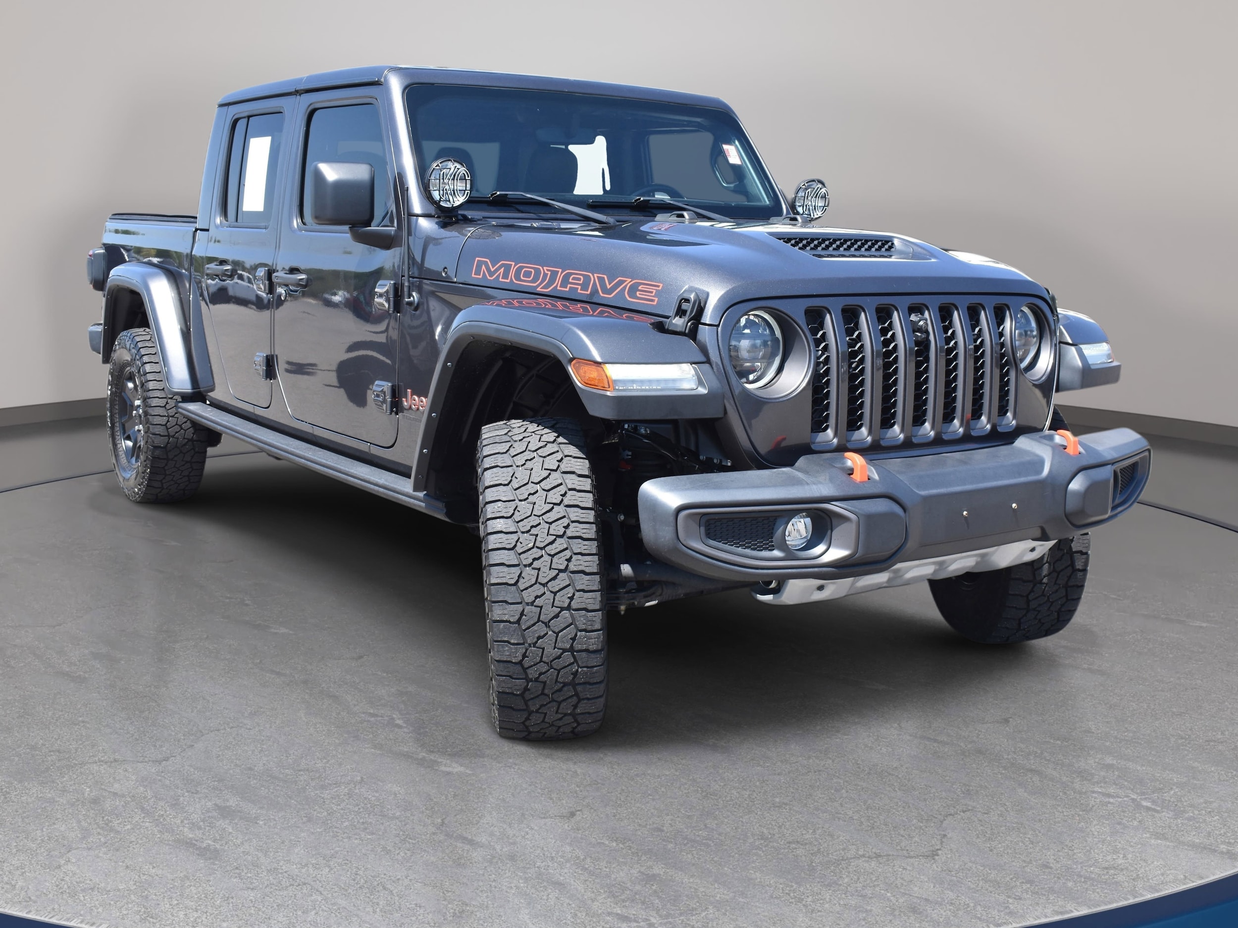 View vehicle photo 4