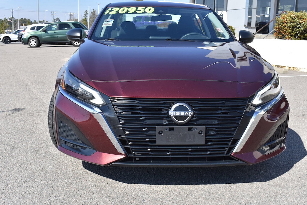 Used 2025 Nissan Altima SV Sedan