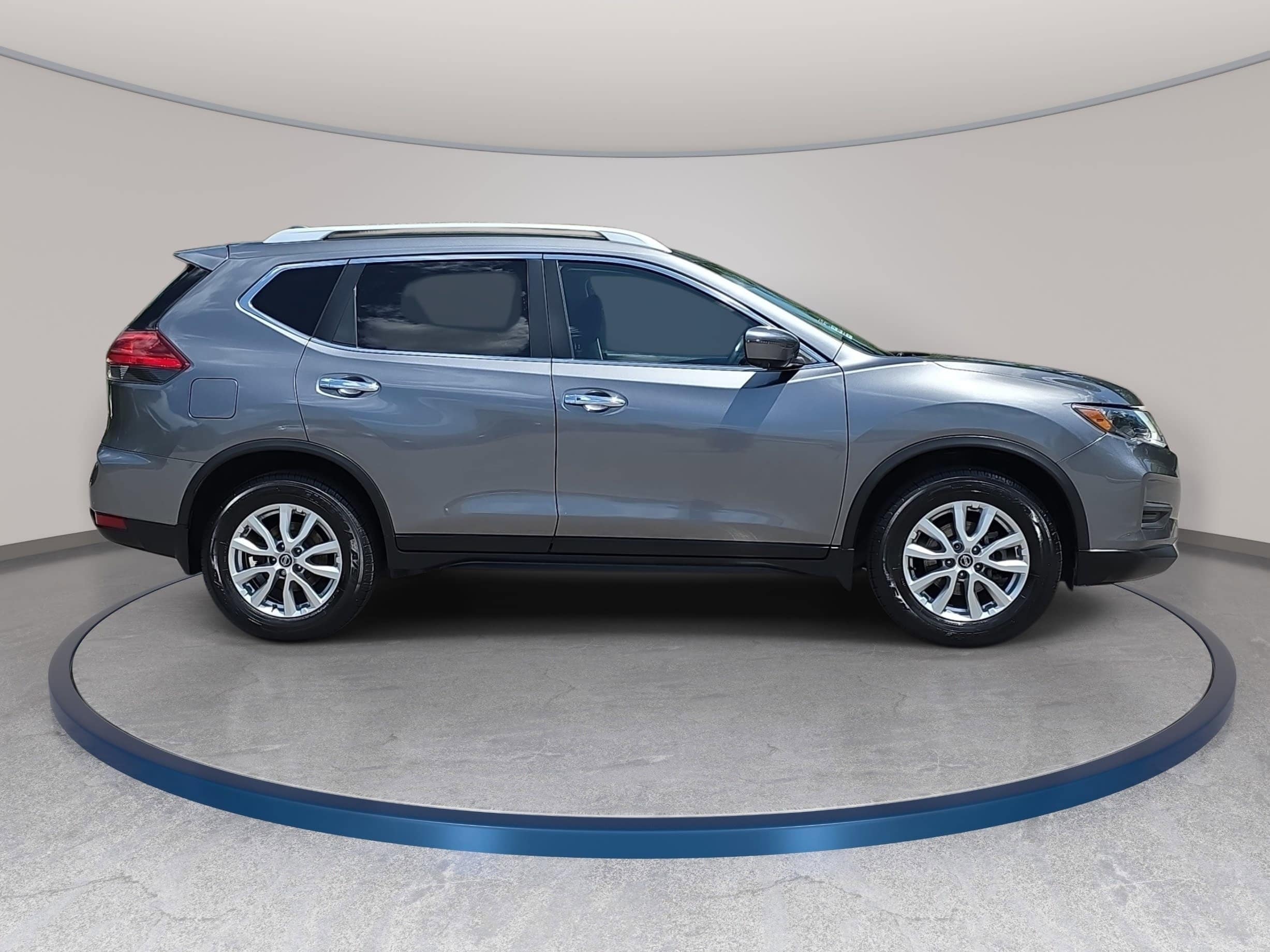 View vehicle photo 5