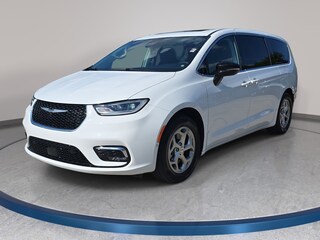 2024 Chrysler Pacifica Limited Van Passenger Van
