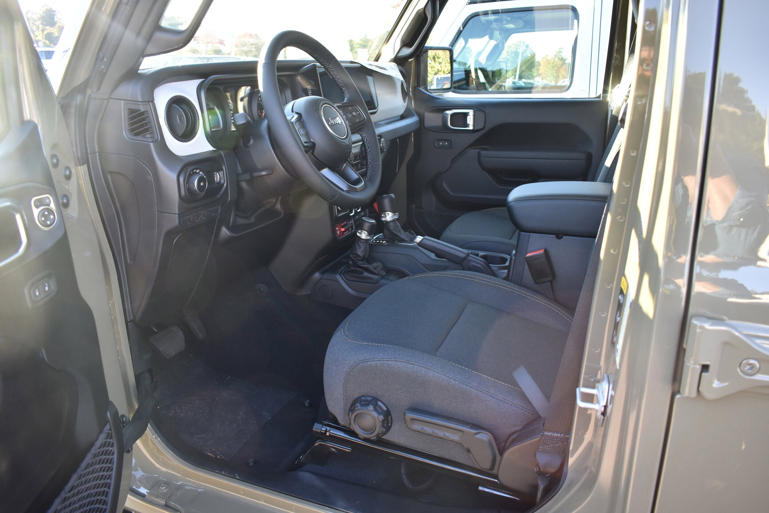 2026 Jeep Wrangler 4-Door Willys - Photo 11